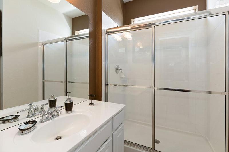 Windsor Luxury 3 Bed Villa with Games Room with Arcade Machines, Private Theater, Private Pool & Spillover Spa, Luxury Furnishings & Upgrades Throughout