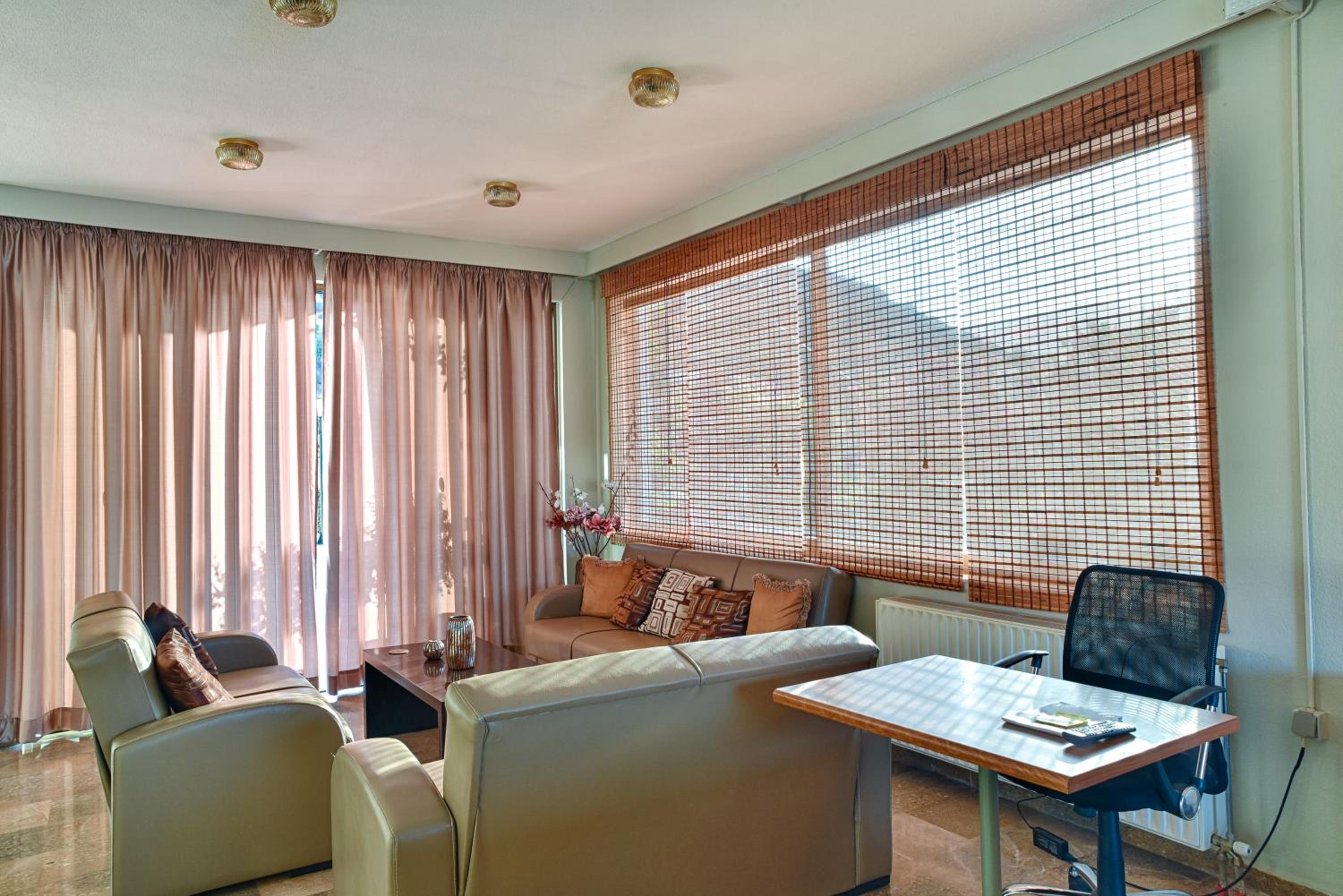Ionis Hotel