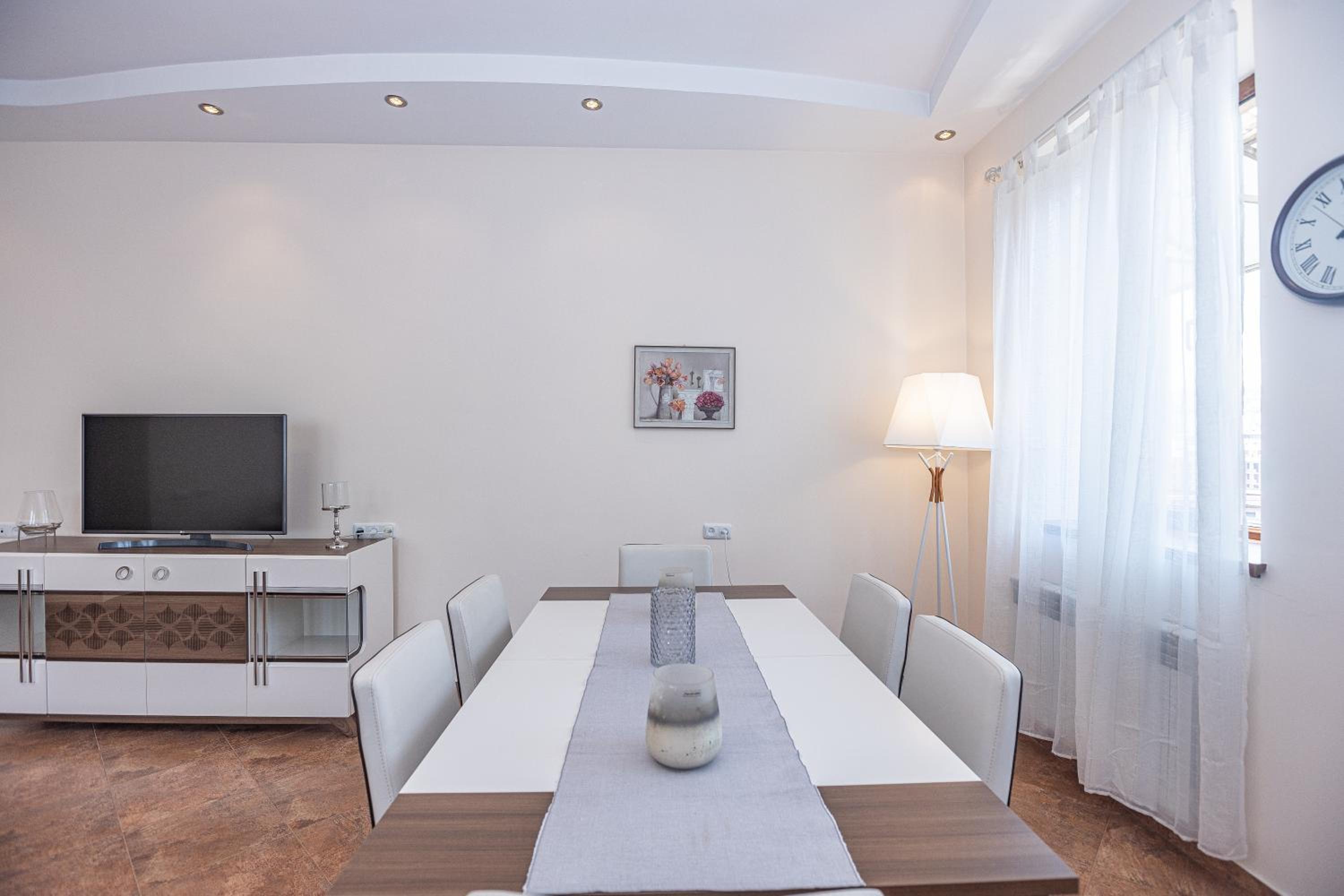 Apart-Hotel on Amiryan 4-6