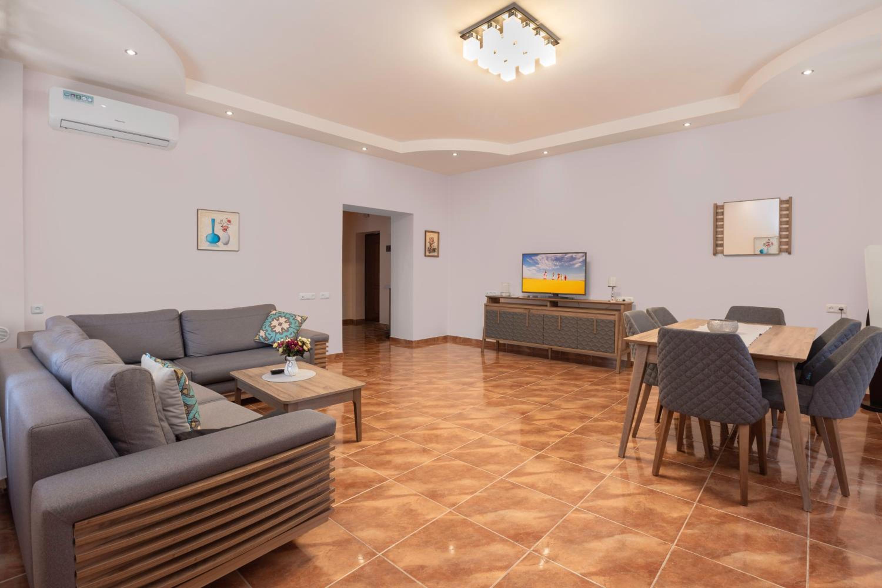 Apart-Hotel on Amiryan 4-6