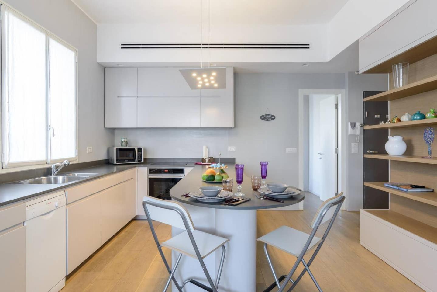 Italian design apartment in Rothschild Blvd