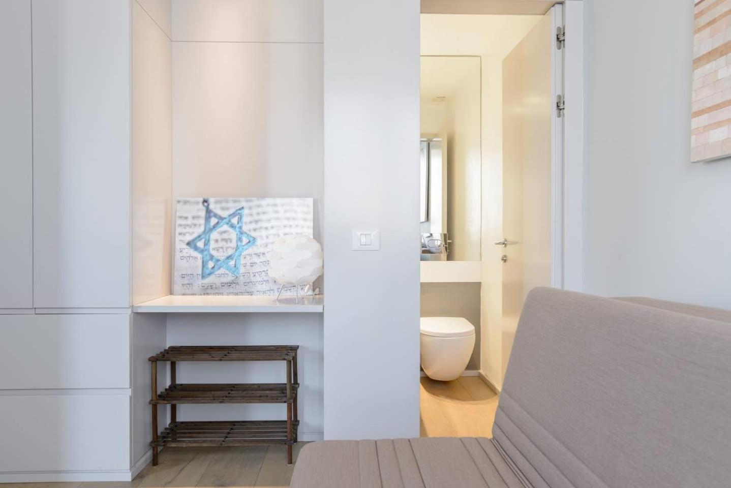 Italian design apartment in Rothschild Blvd