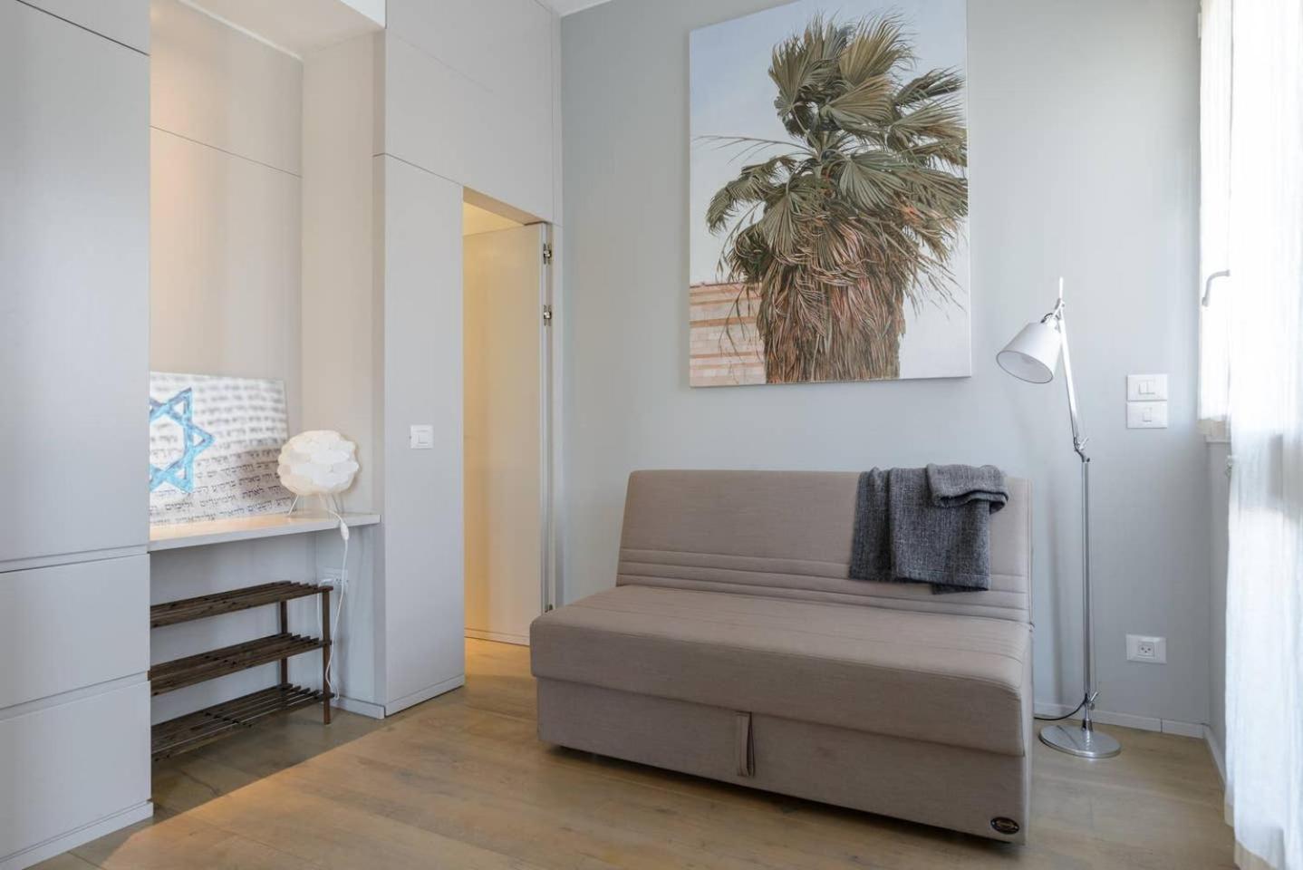 Italian design apartment in Rothschild Blvd