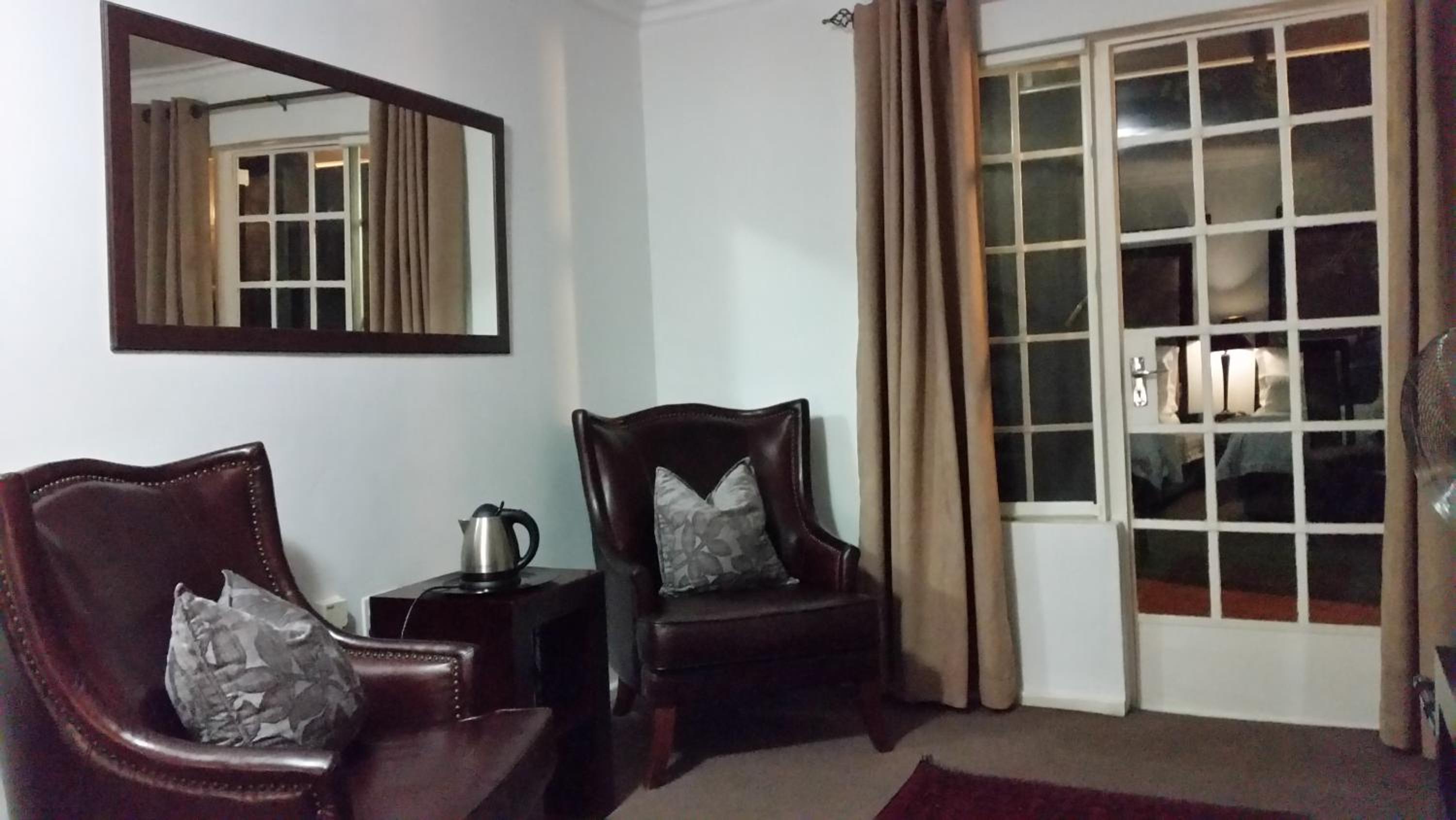 Rosebank Lodge Guesthouse by Claires