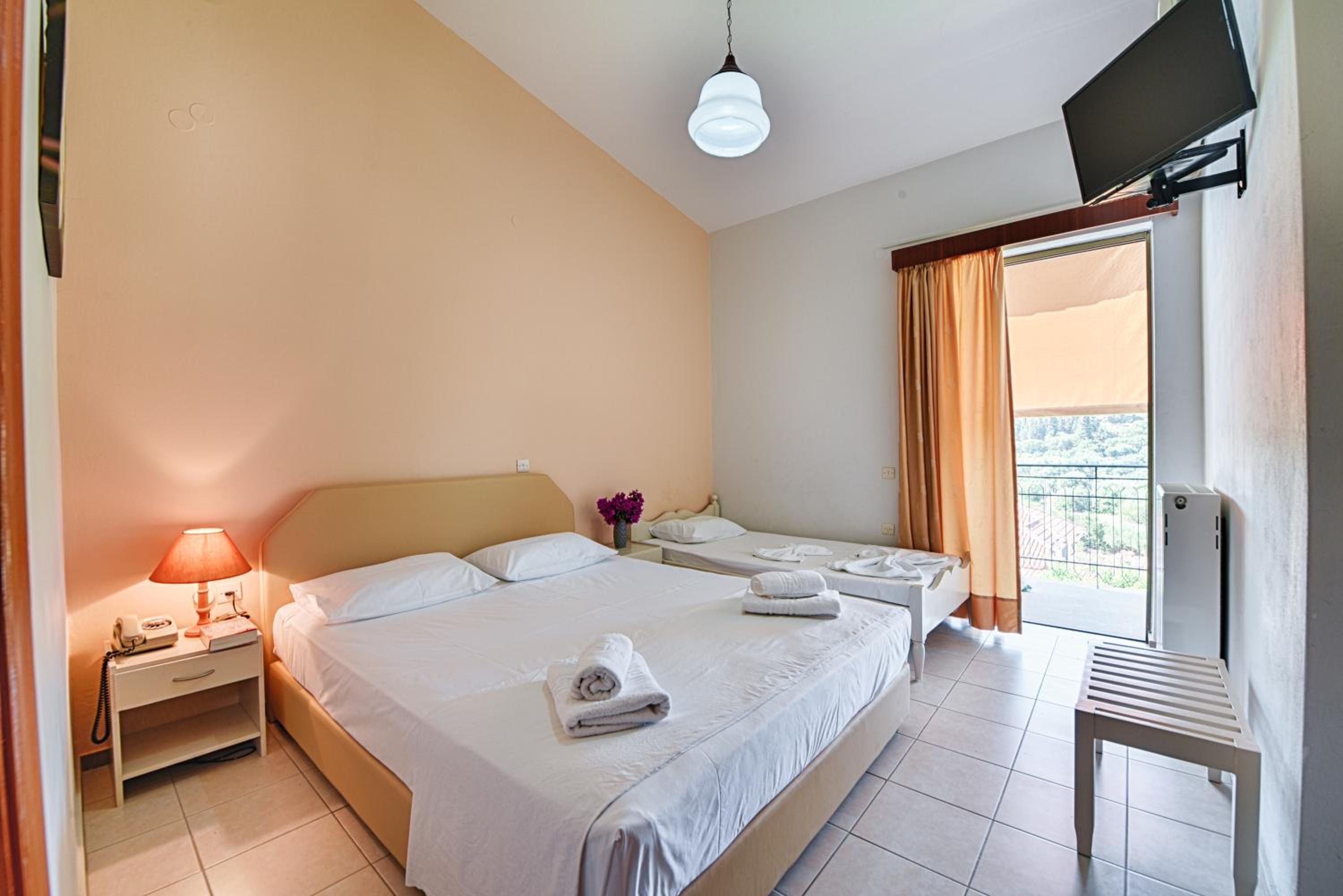 Ionis Hotel