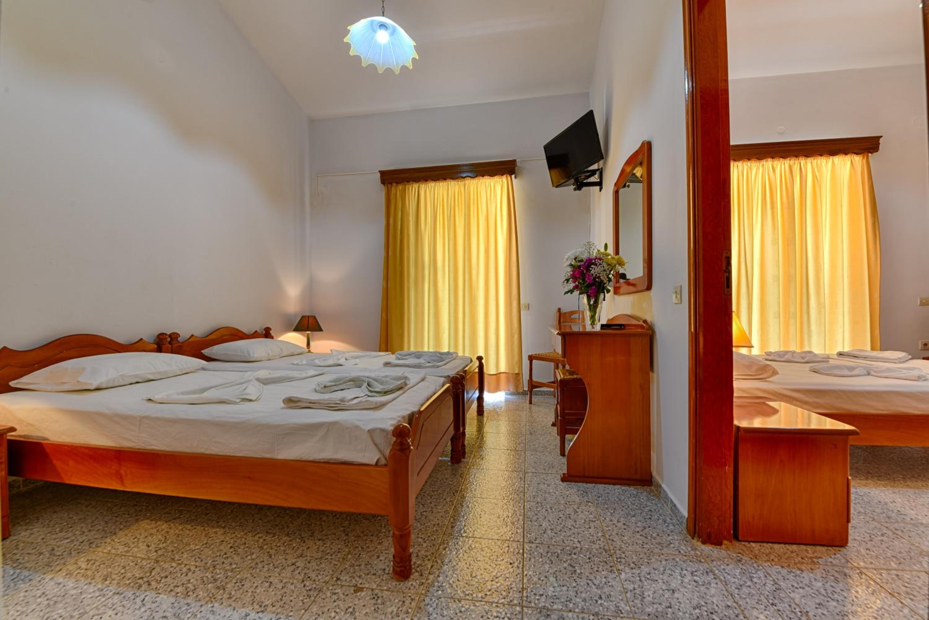 Ionis Hotel