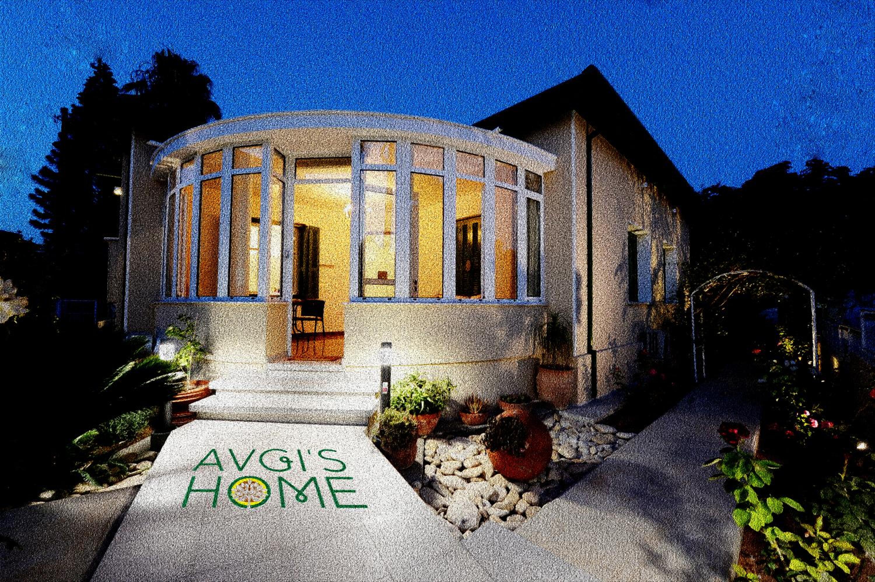 Avgi's Home