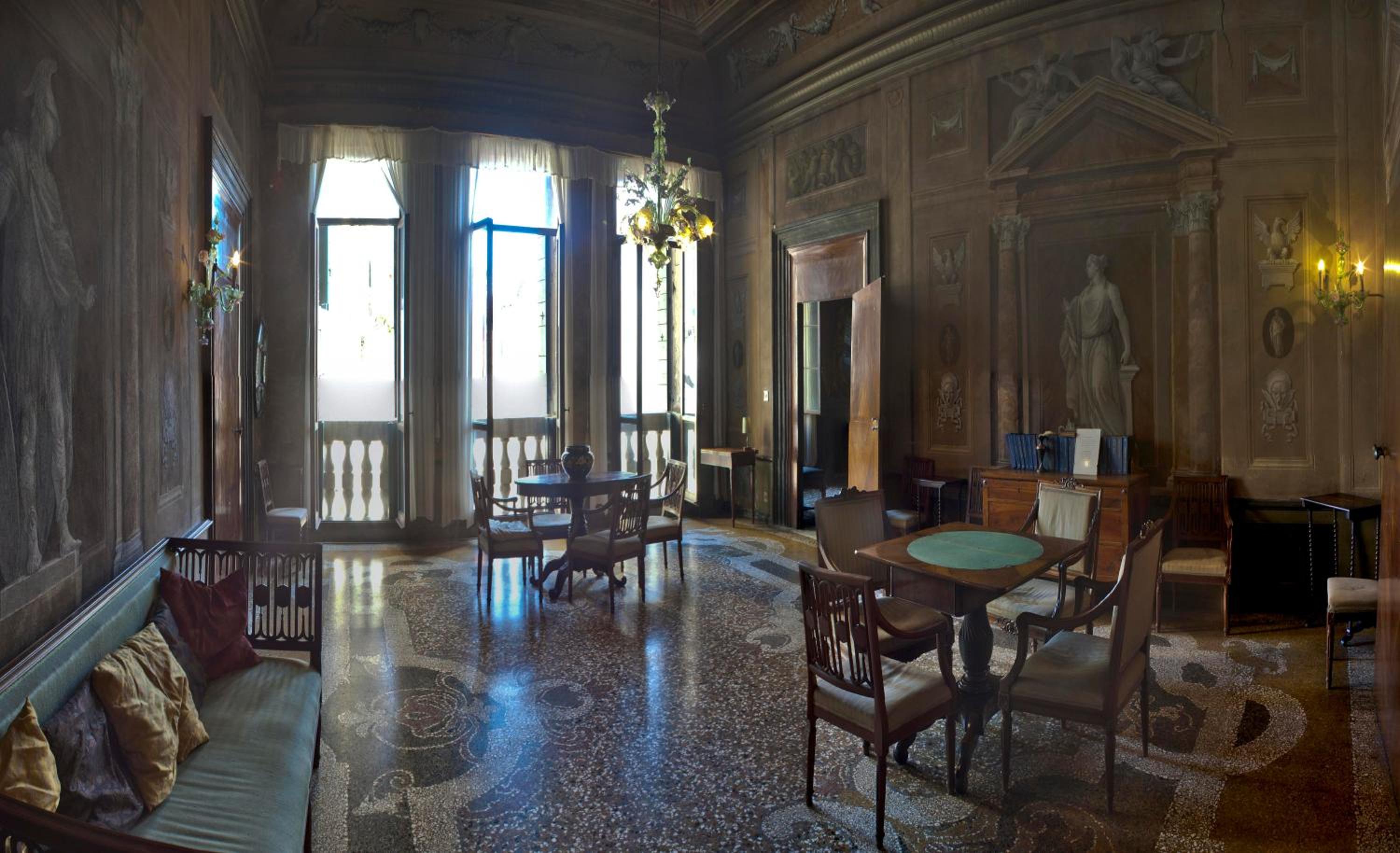 lounge