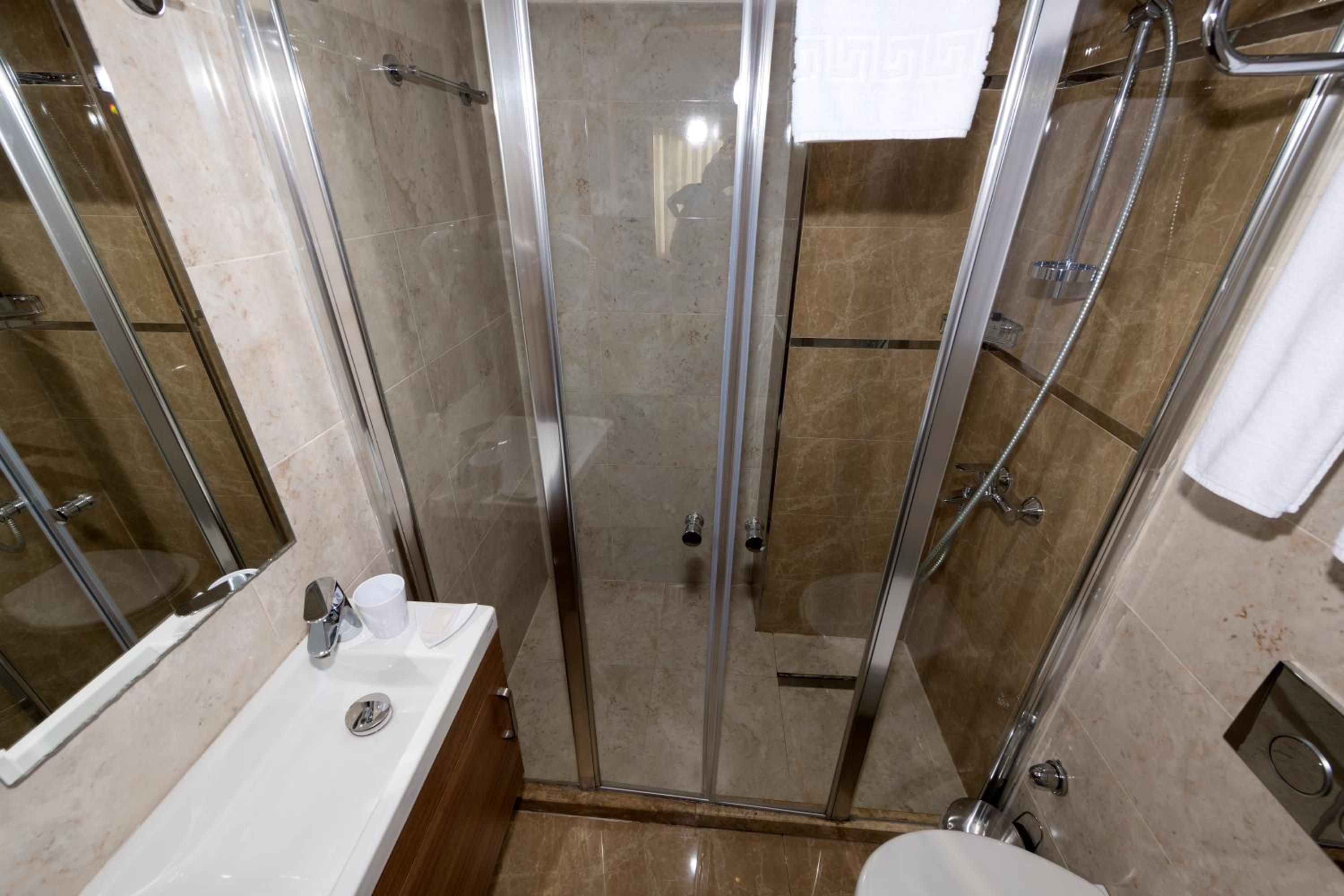 BGuest Hotel & Residence