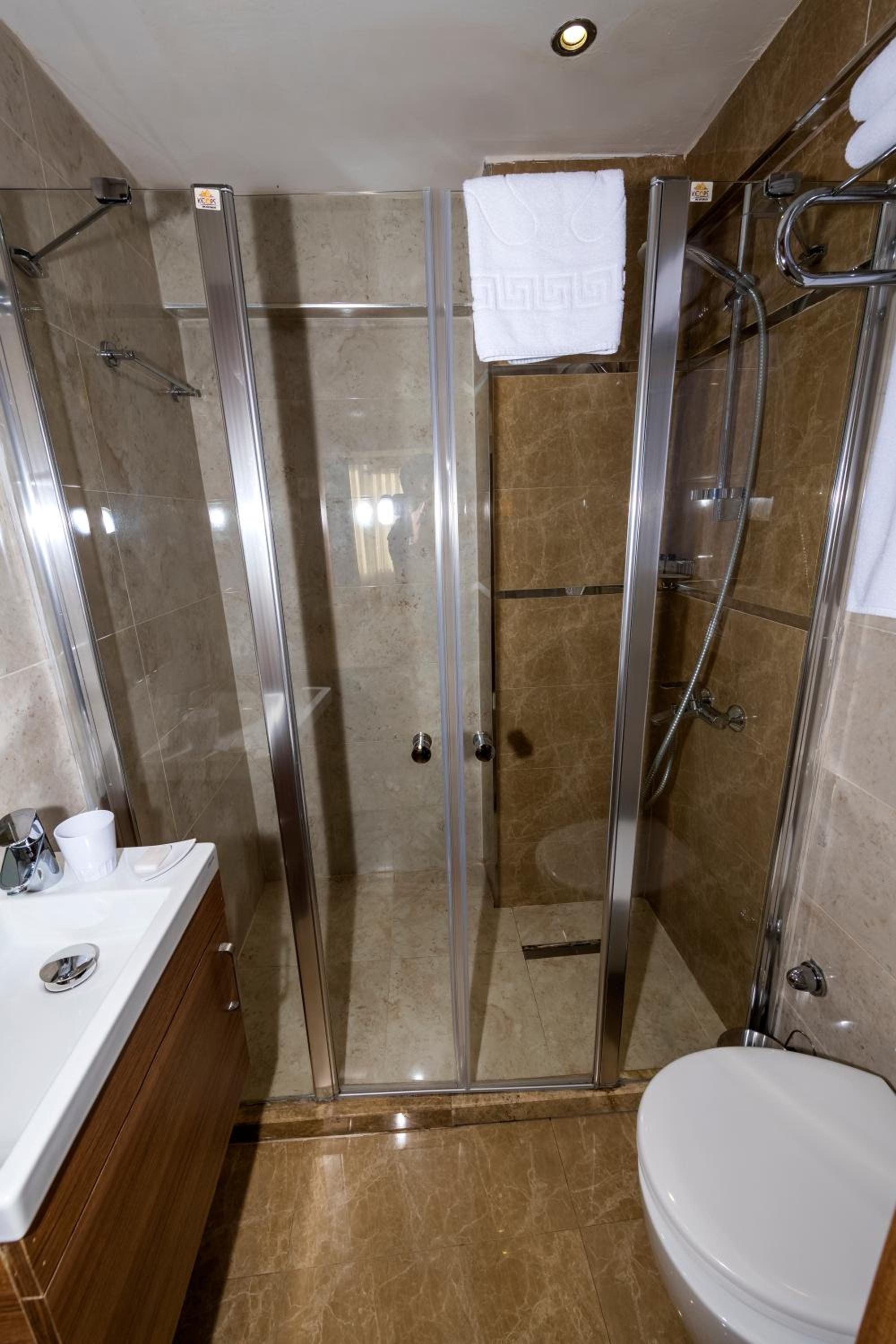 BGuest Hotel & Residence