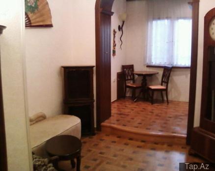Macdonals Next to 1 bedroom and a nice sofa