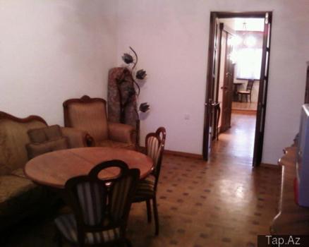 Macdonals Next to 1 bedroom and a nice sofa