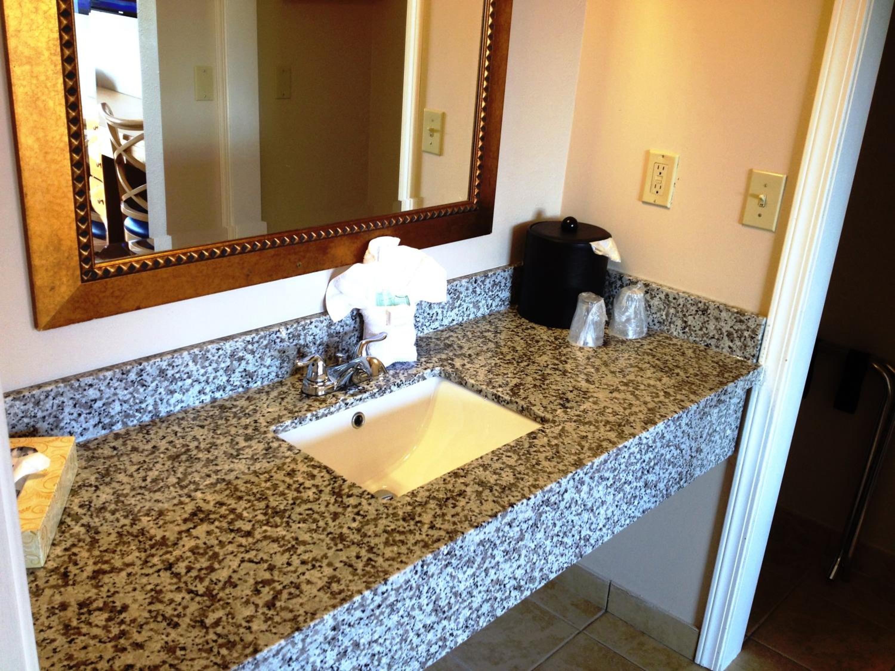Days Inn by Wyndham Lakewood South Tacoma