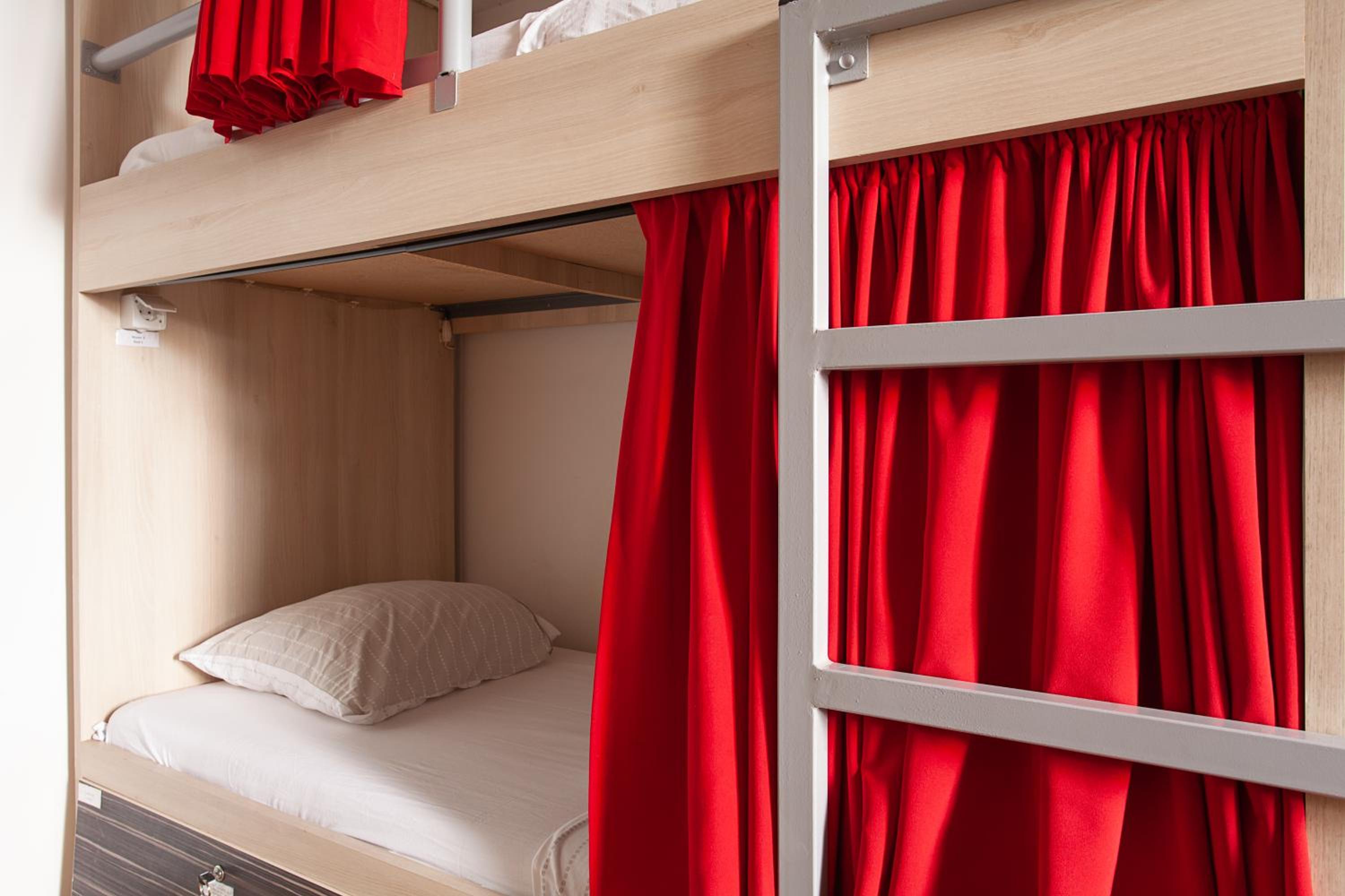 Urban Hostel & Apartments