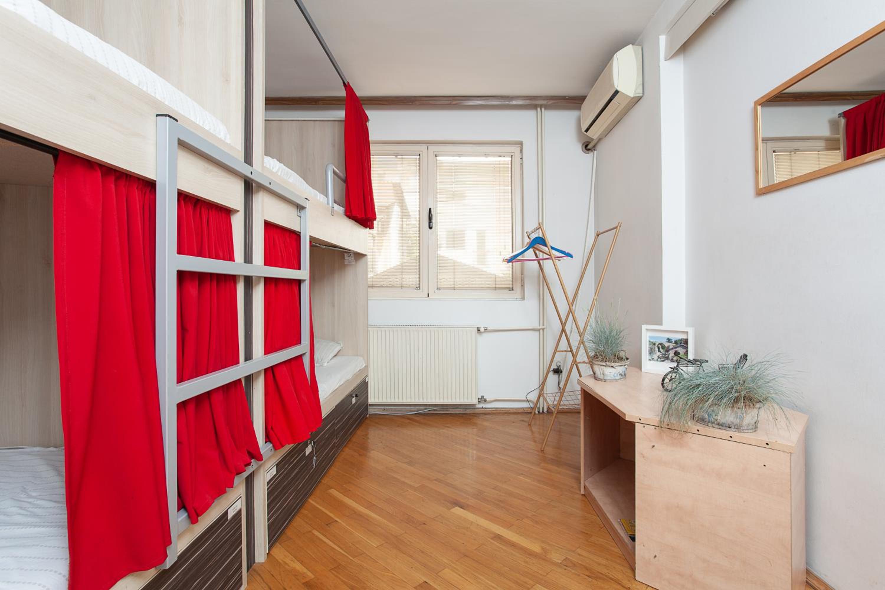 Urban Hostel & Apartments