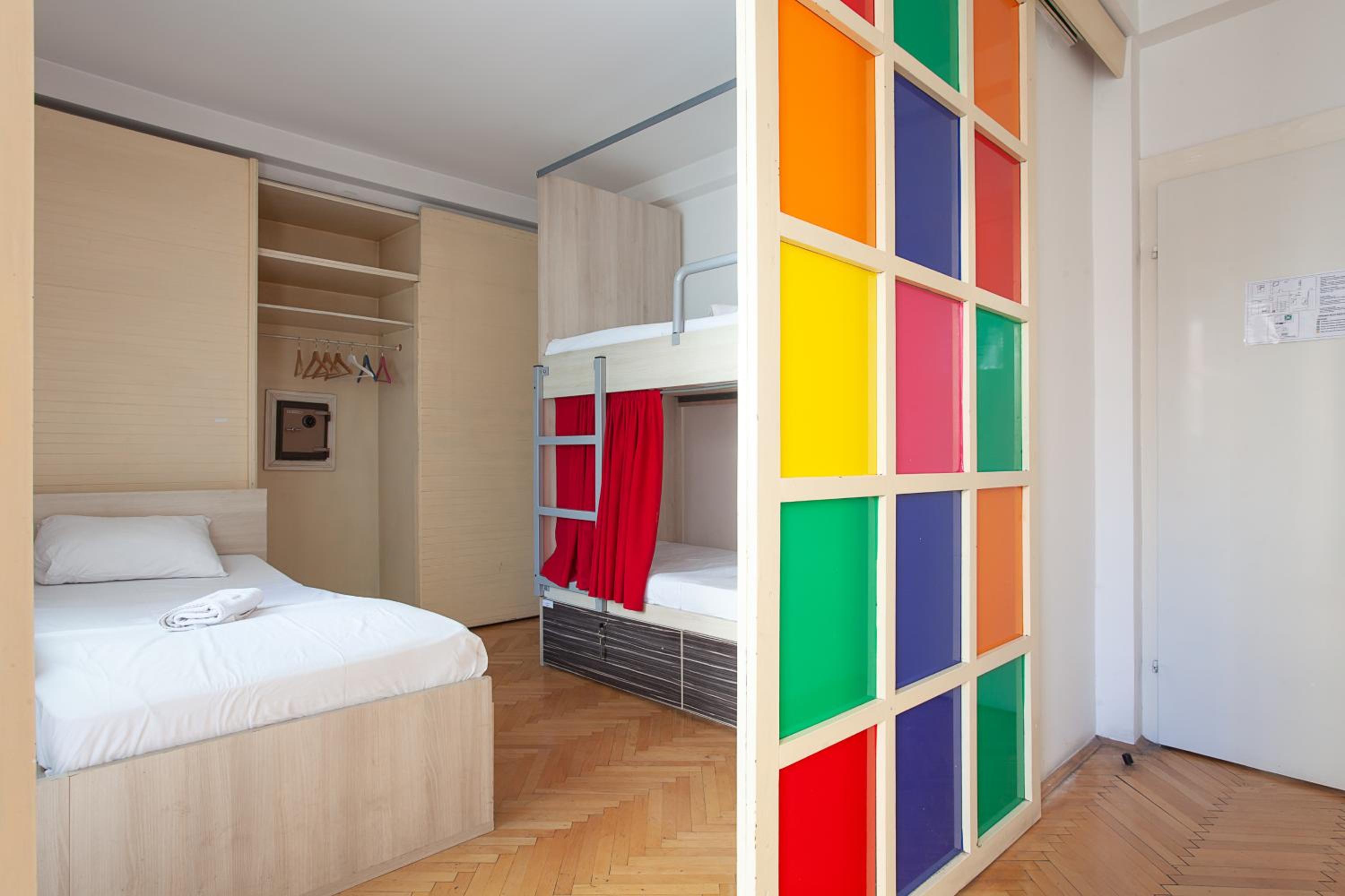 Urban Hostel & Apartments