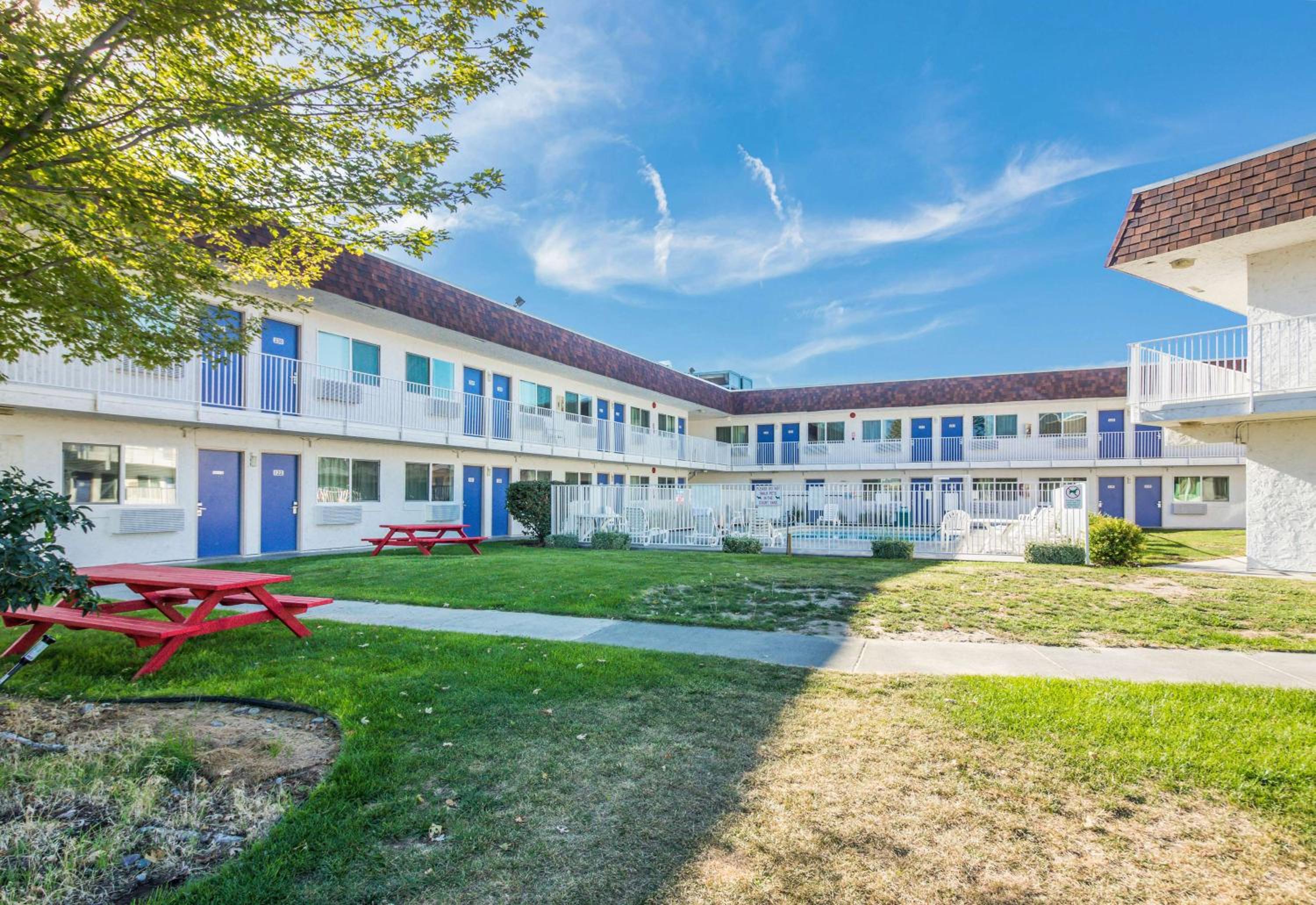 Moses Lake Vacations - Motel 6-Moses Lake, WA - Property Image 9