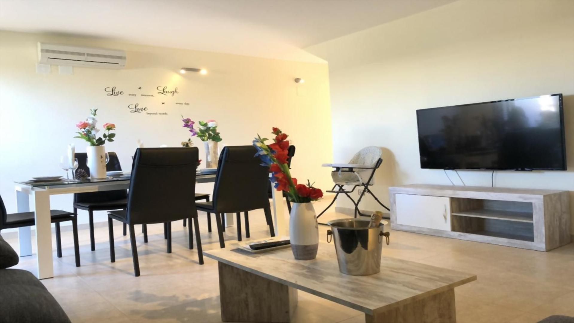 Impresionante alojamiento compuesto por 2 Chalets Adosados de lujo para 14 personas Piscina con CIRCUITO SPA view 3