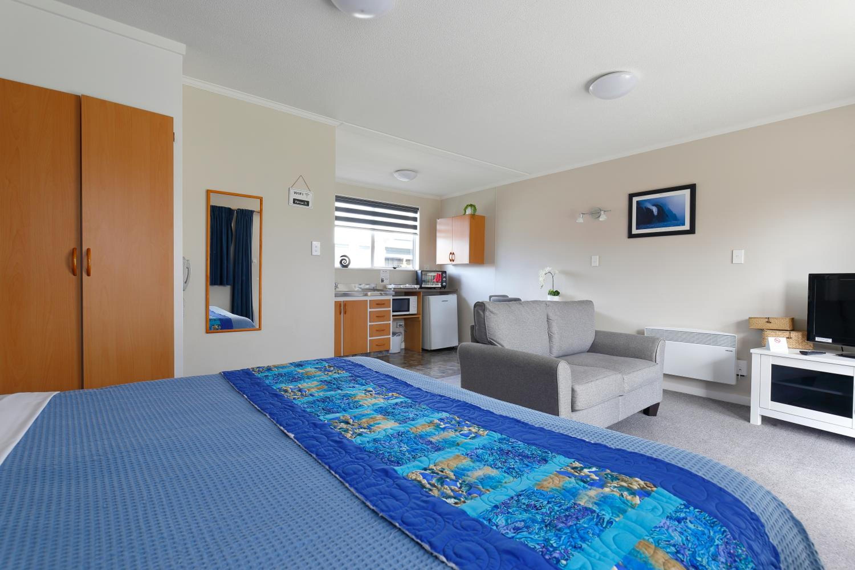 Aden Motel