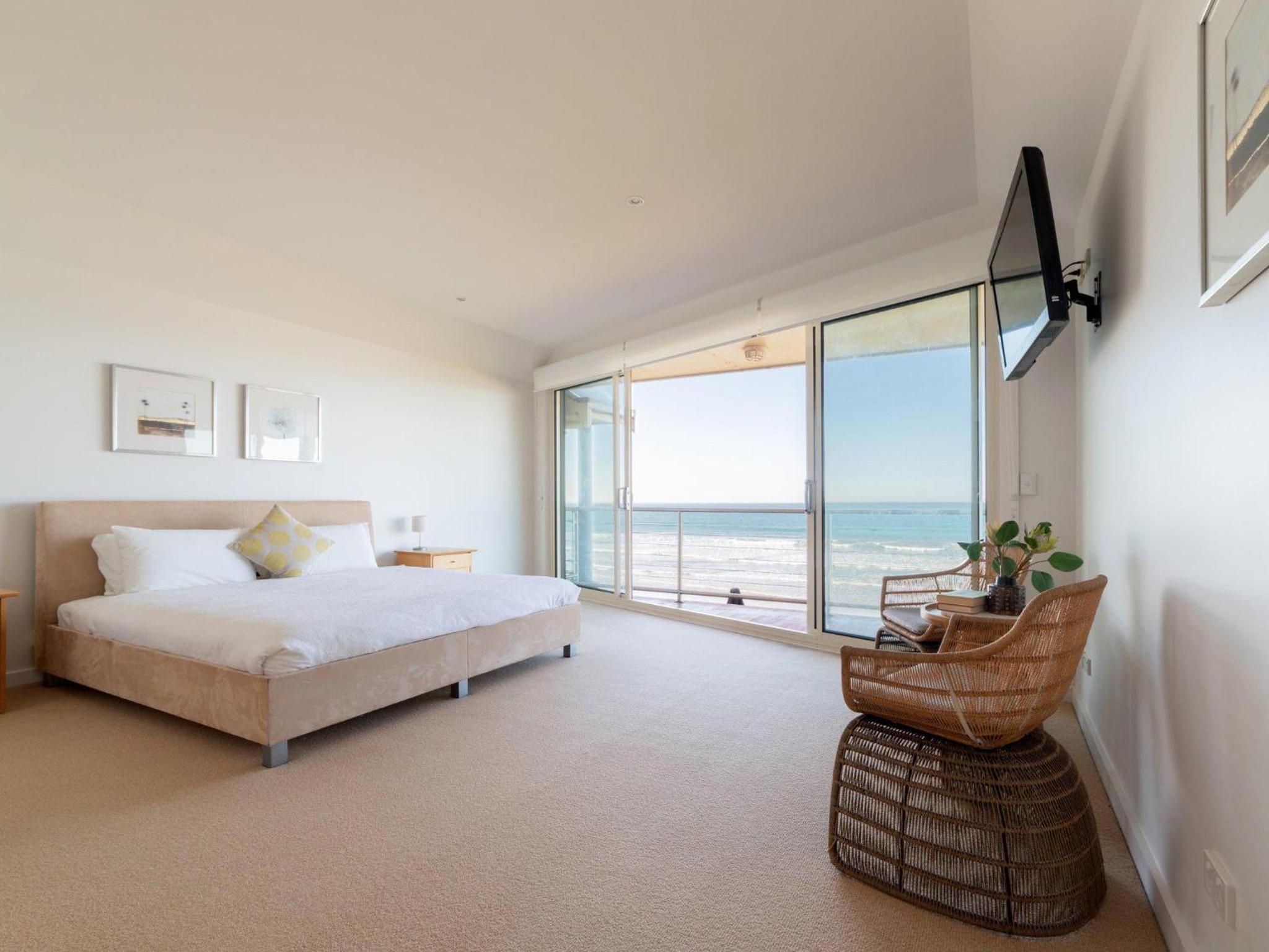 Bayview Beachfront Apartment