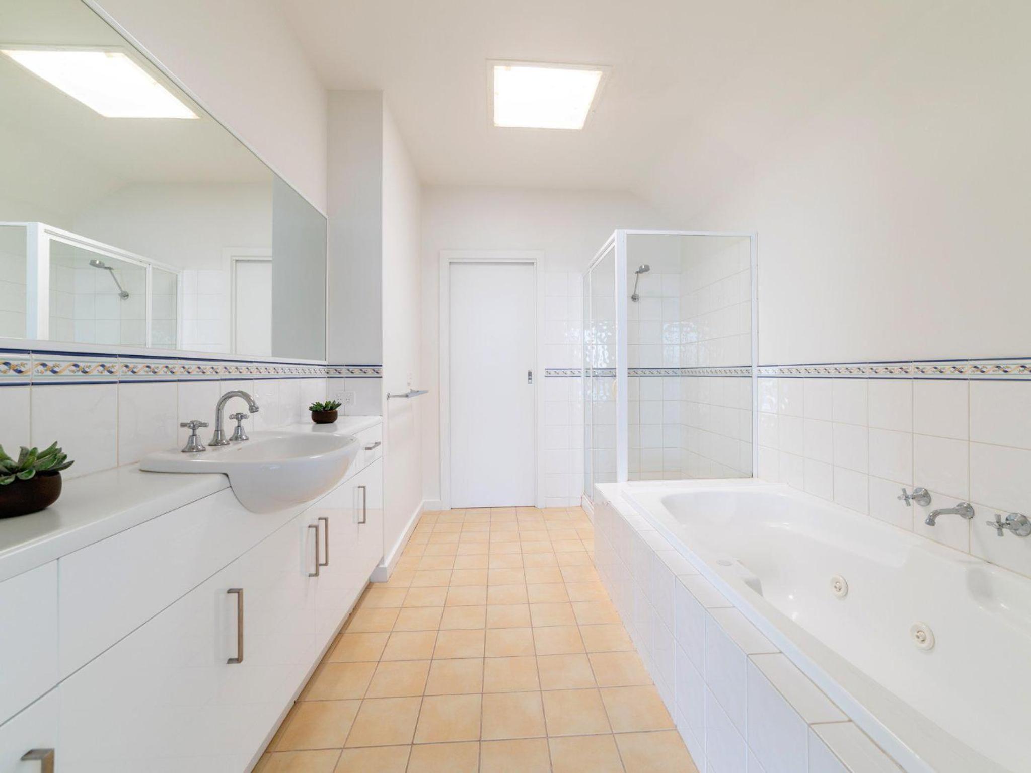 Bayview Beachfront Apartment