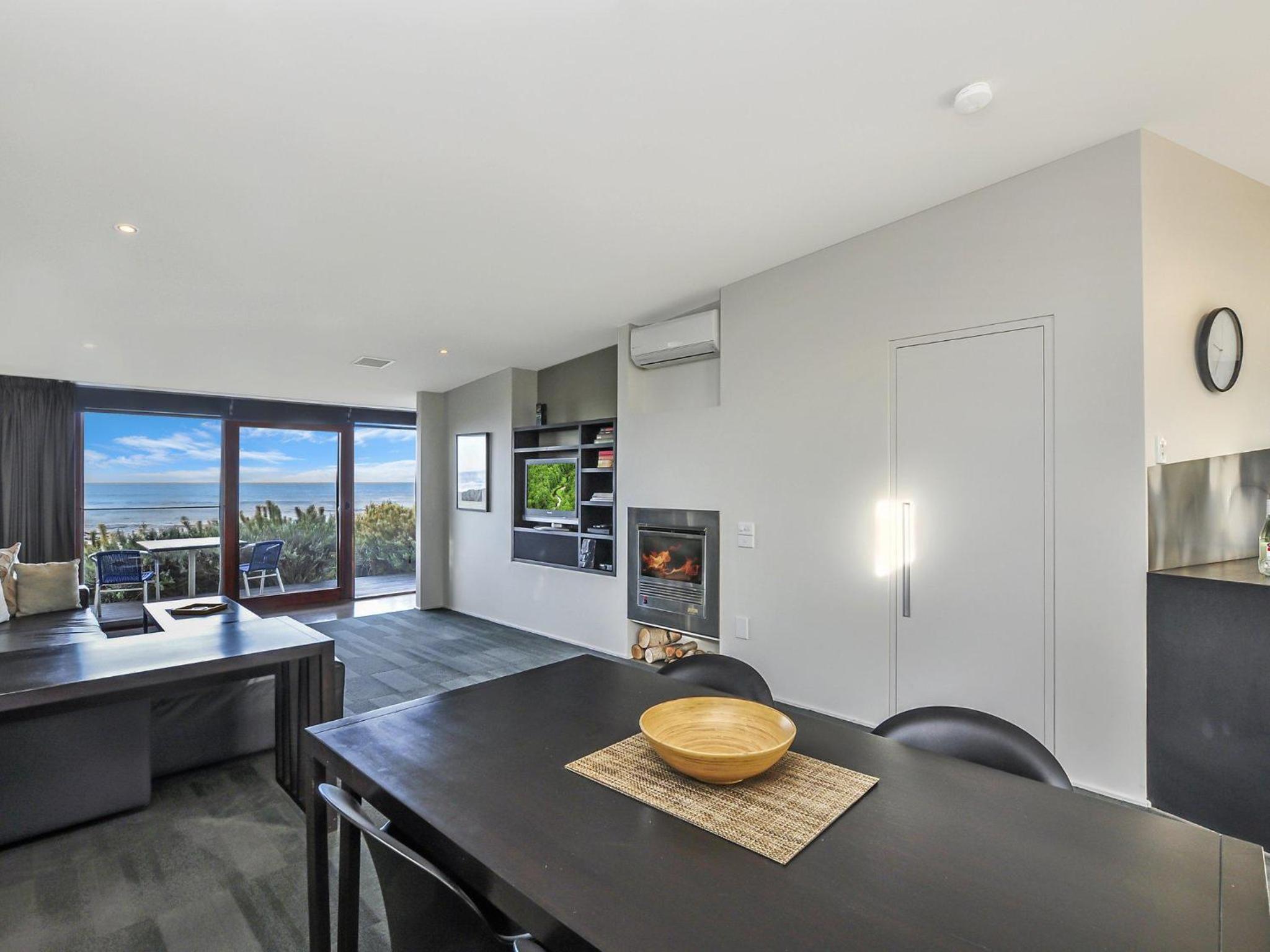 Hearns Beachside Villa 1