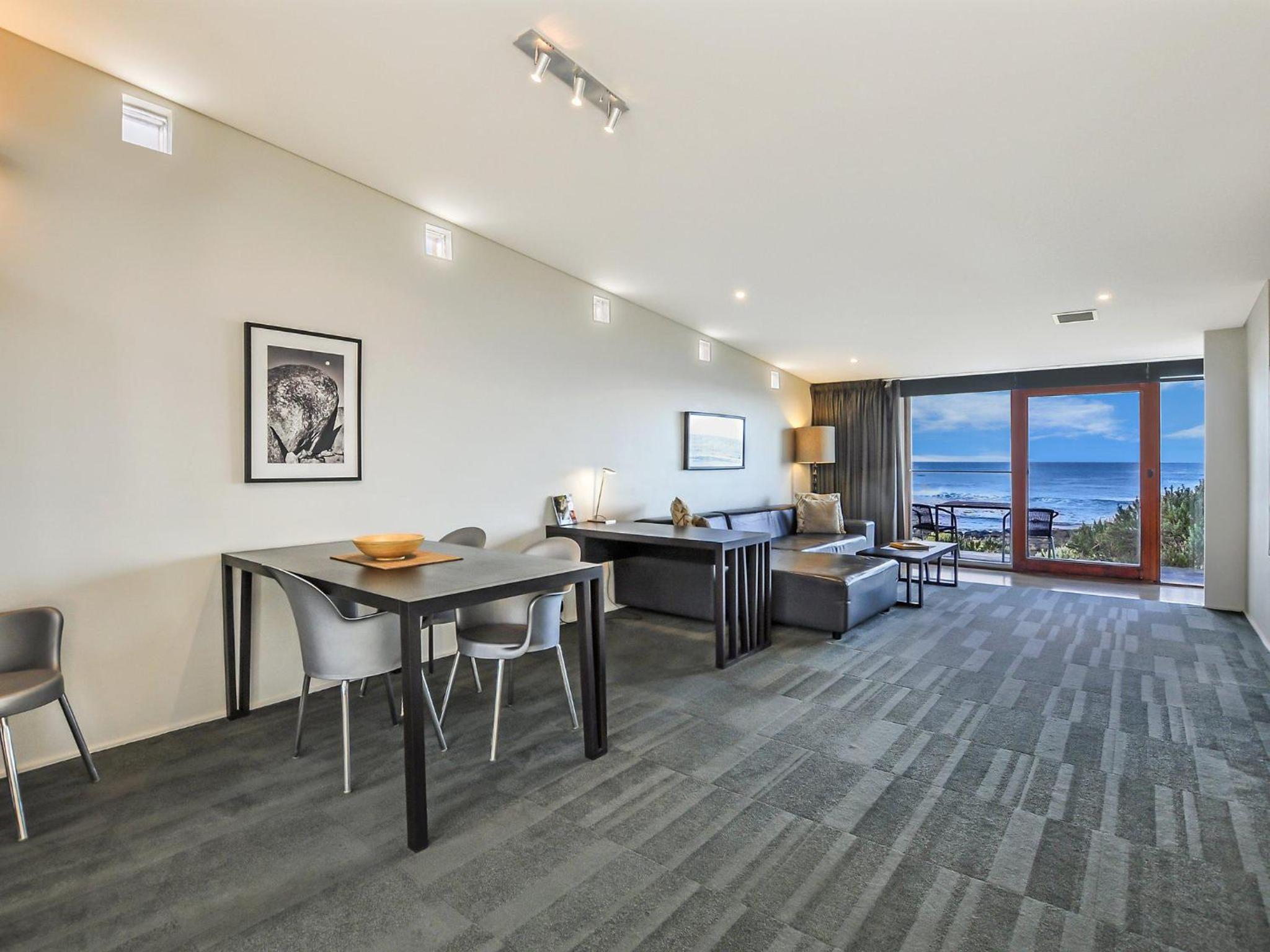 Hearns Beachside Villa 2