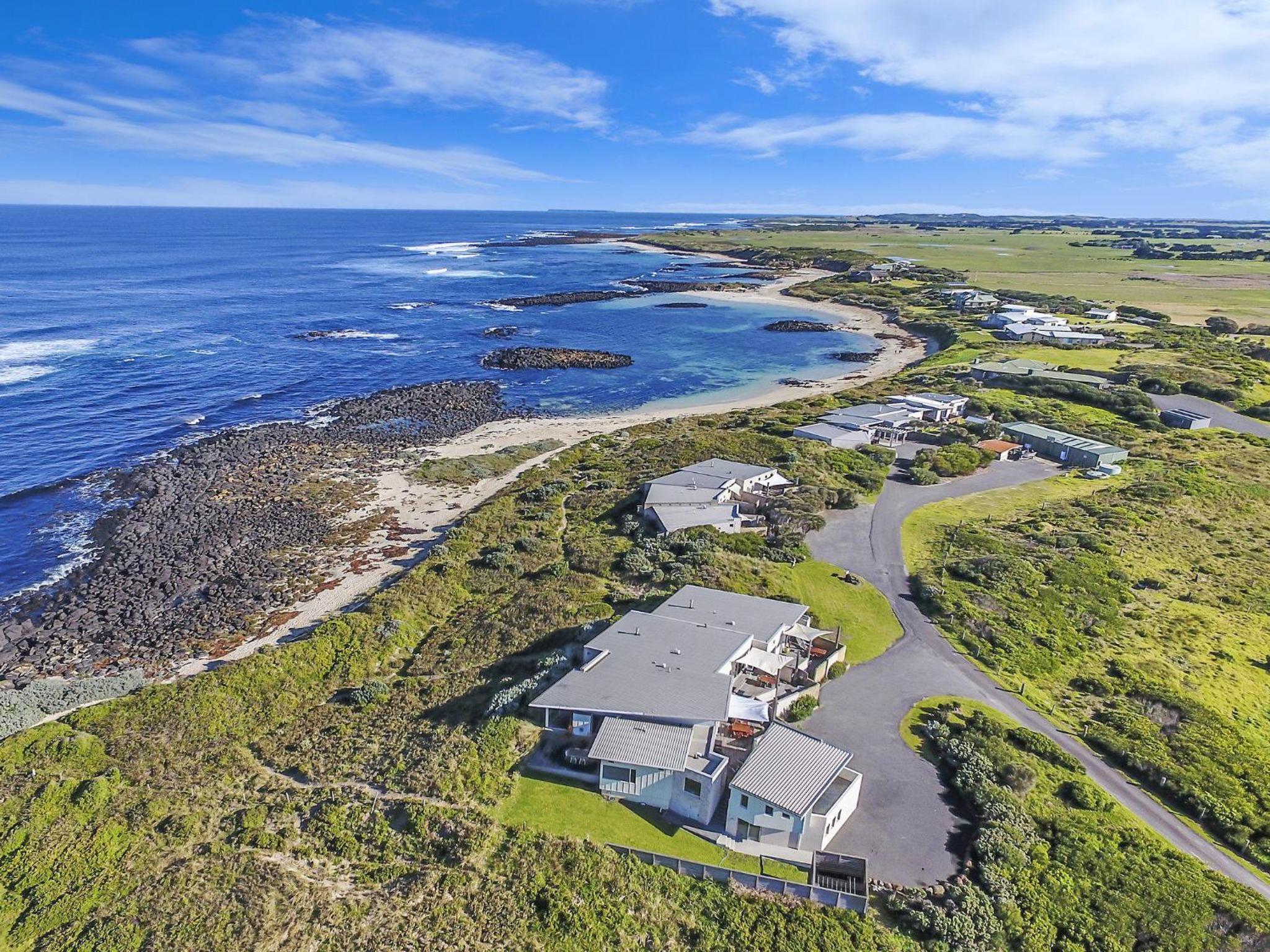 Hearns Beachside Villa 3