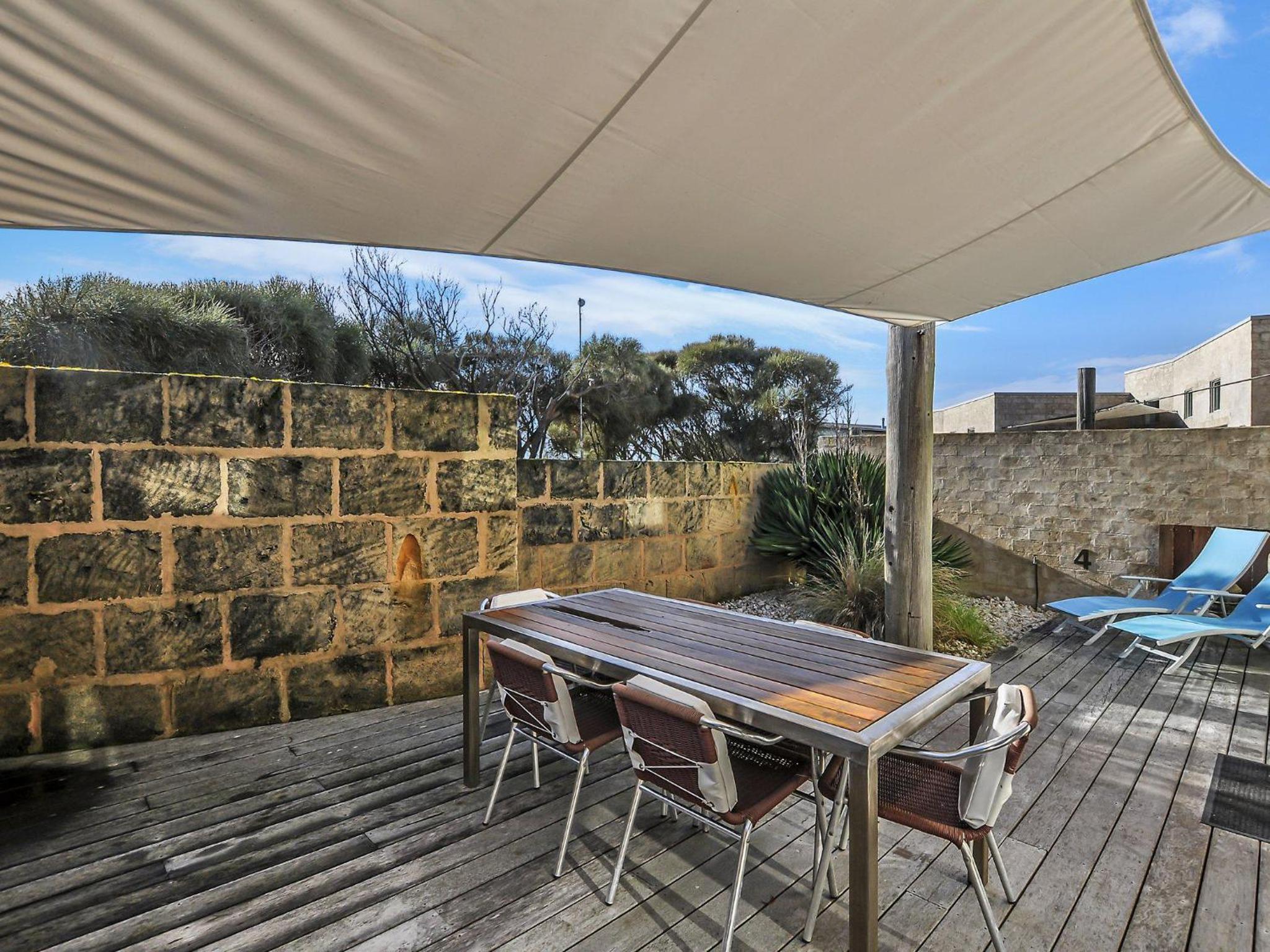 Hearns Beachside Villa 4