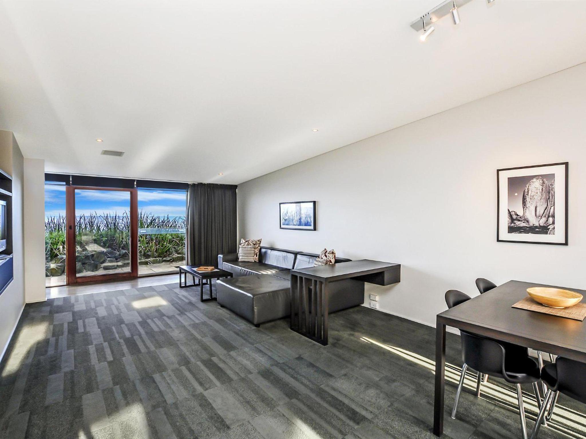 Hearns Beachside Villa 3
