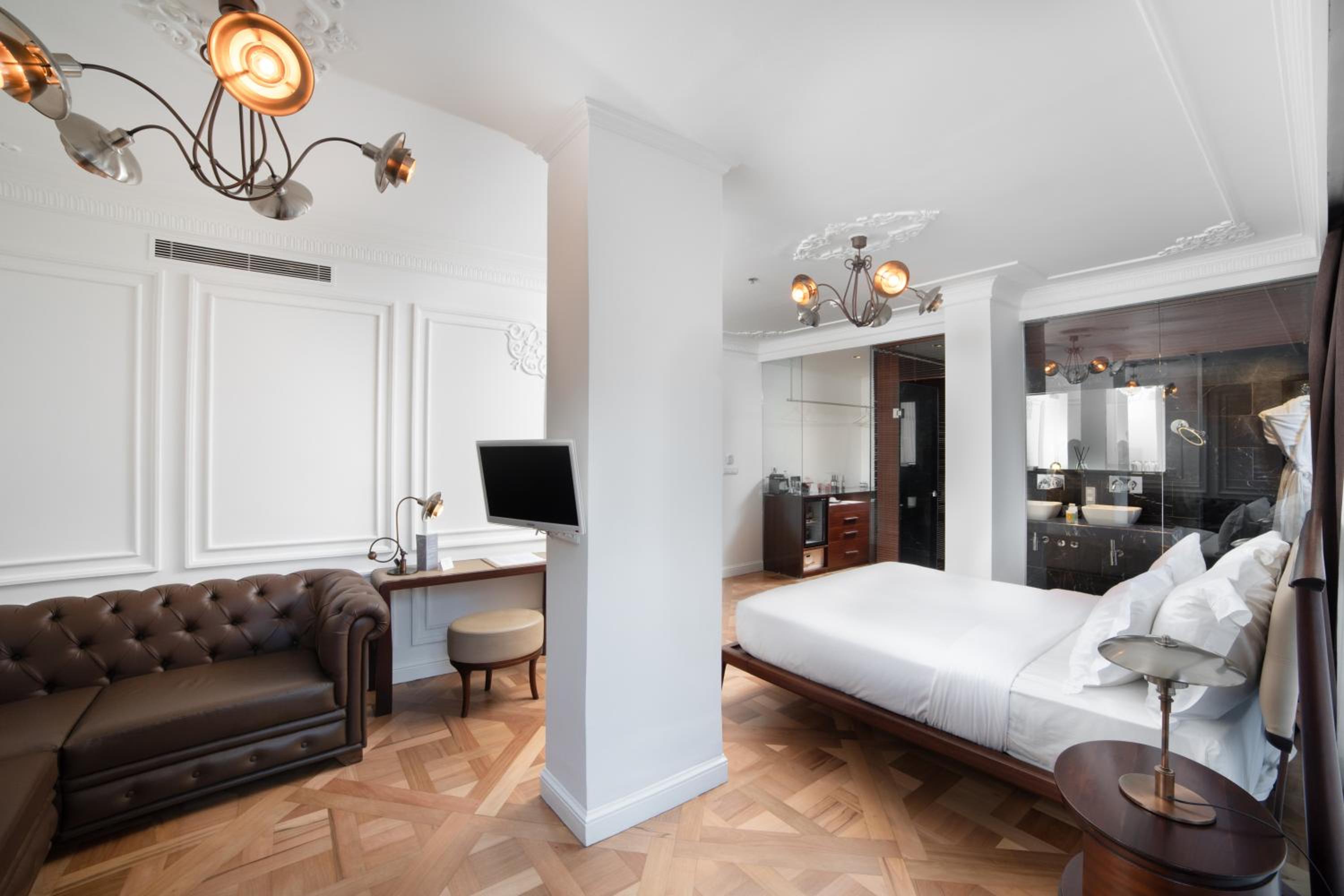 Georges Otel Galata - Image 18