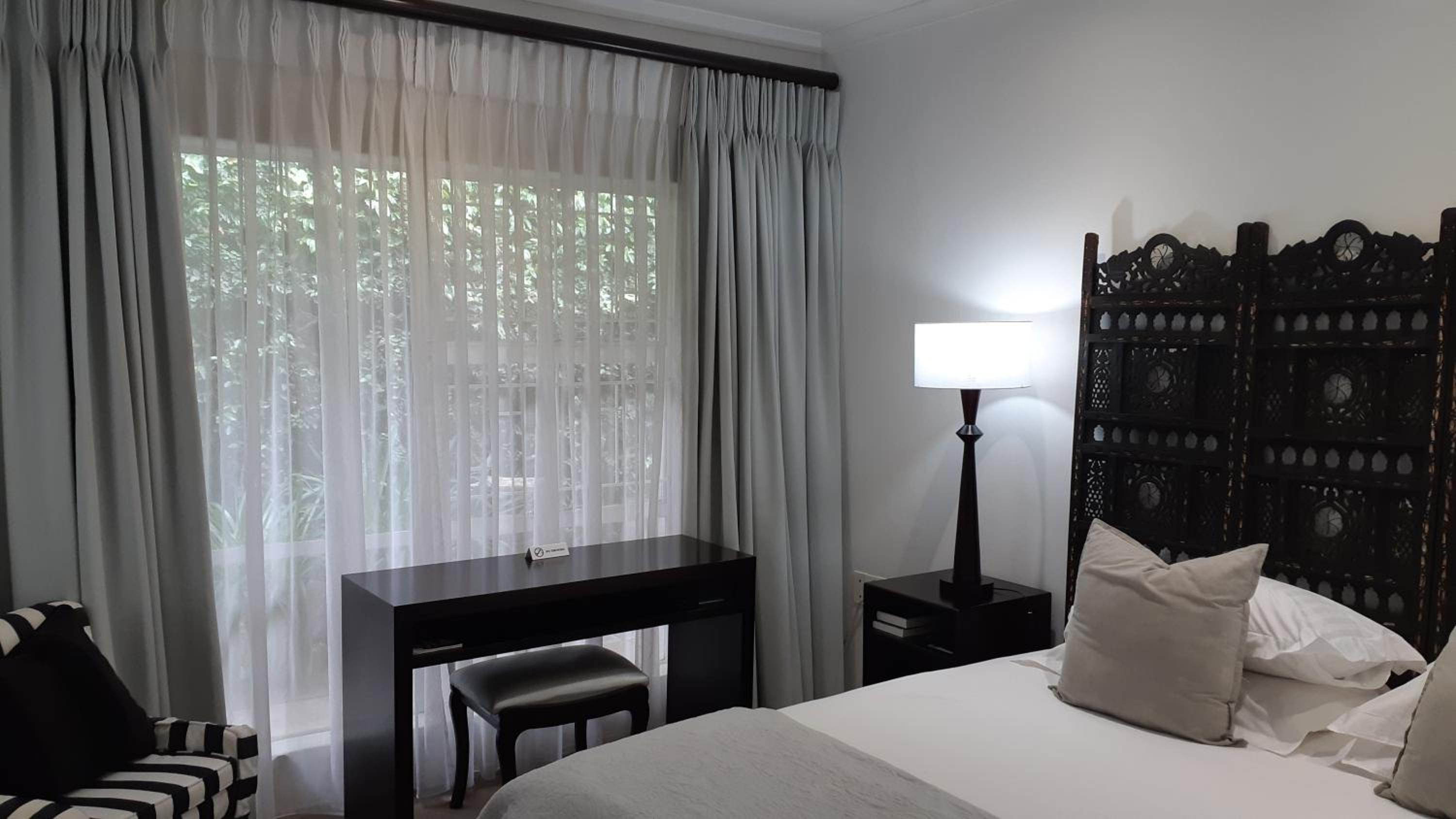 Rosebank Lodge Guesthouse by Claires
