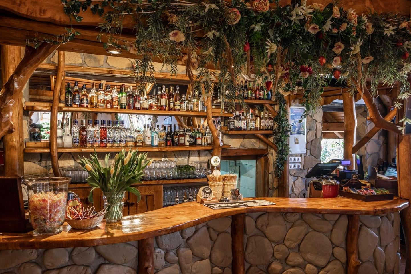 bar