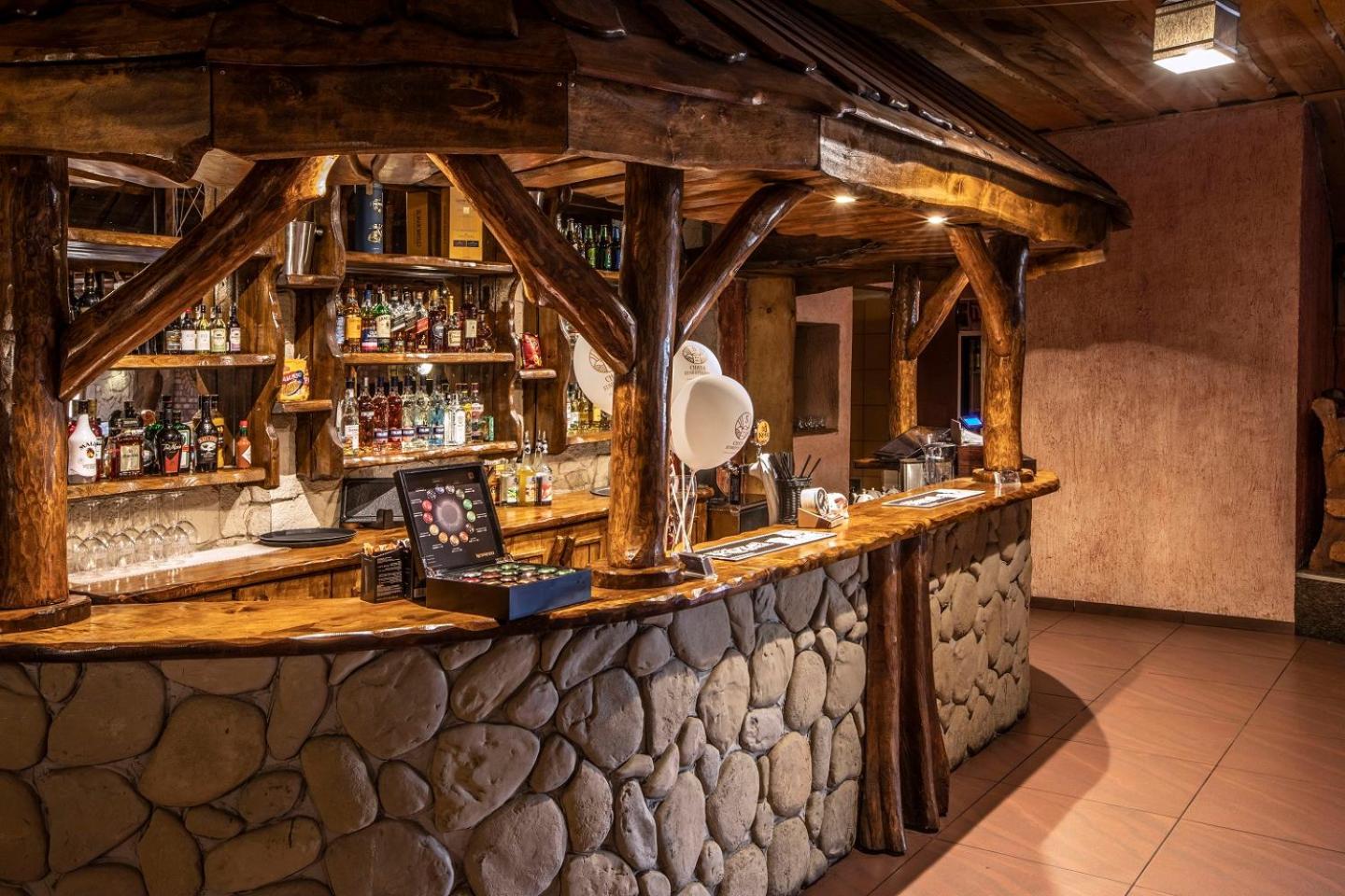 bar