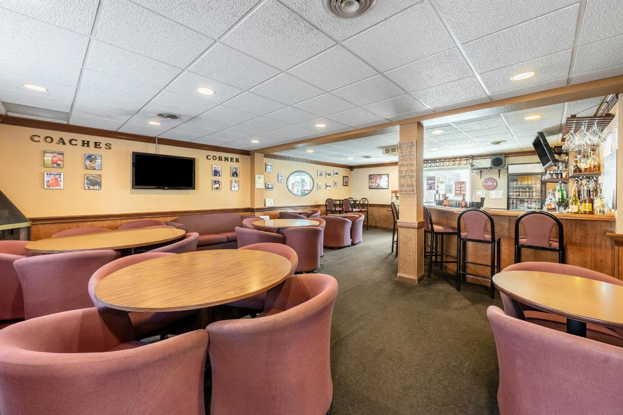 Americas Best Value Inn St. Marys - Property Image 7