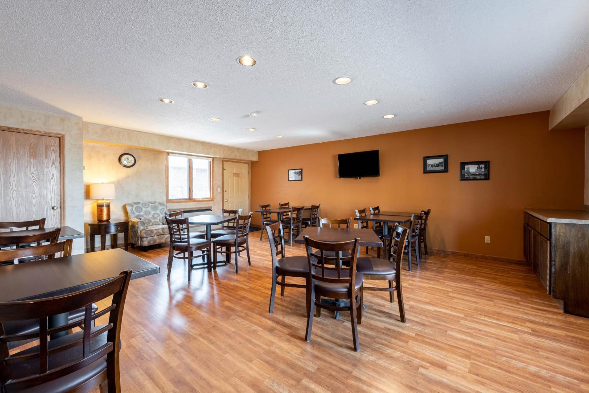 Americas Best Value Inn St. Marys - Property Image 5