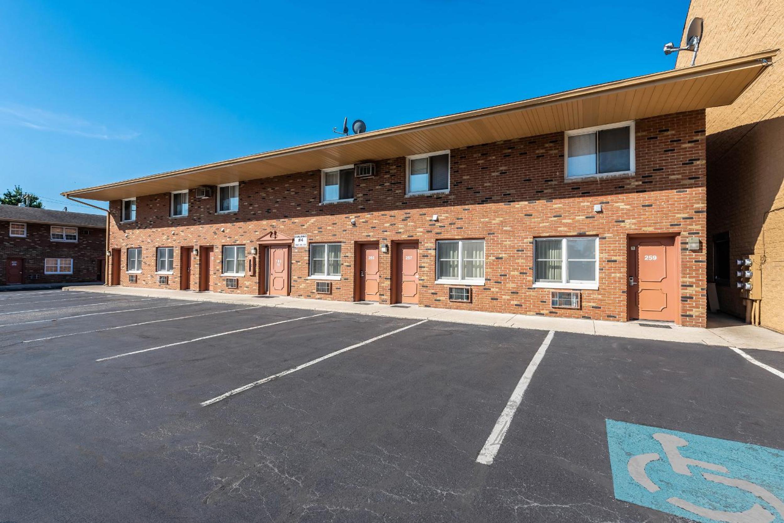 Americas Best Value Inn St. Marys - Property Image 3