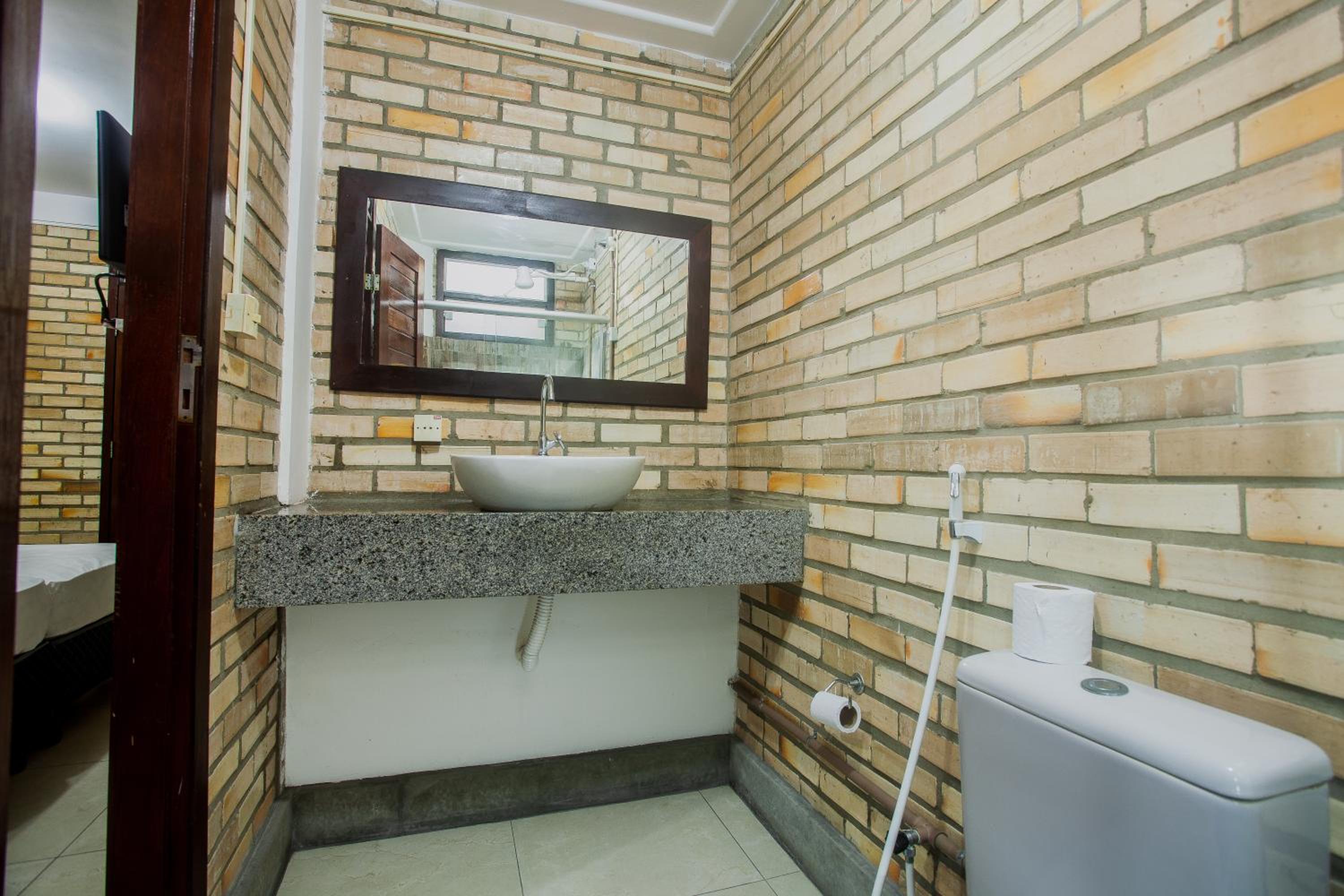 Economy Flat