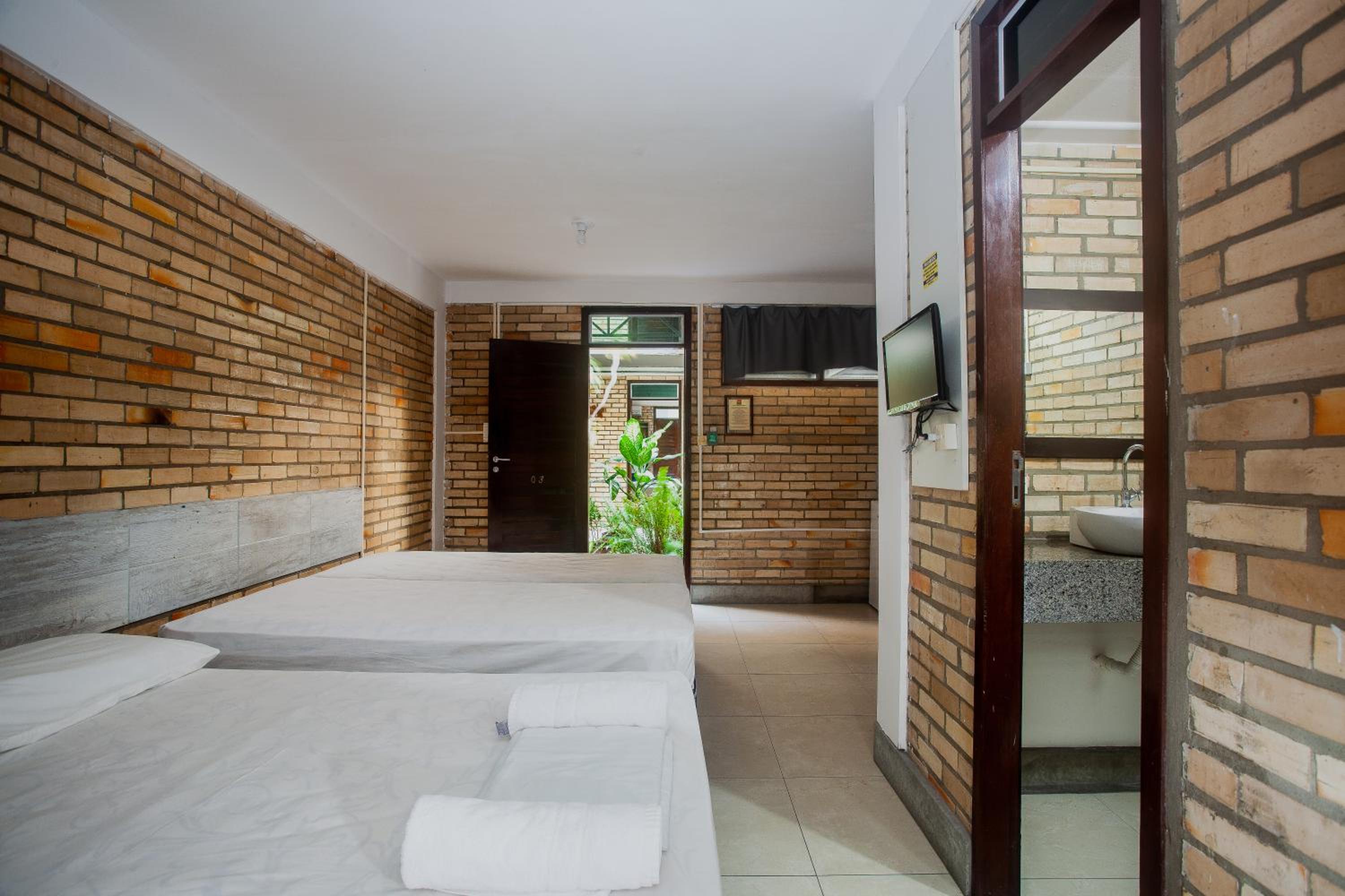 Economy Flat