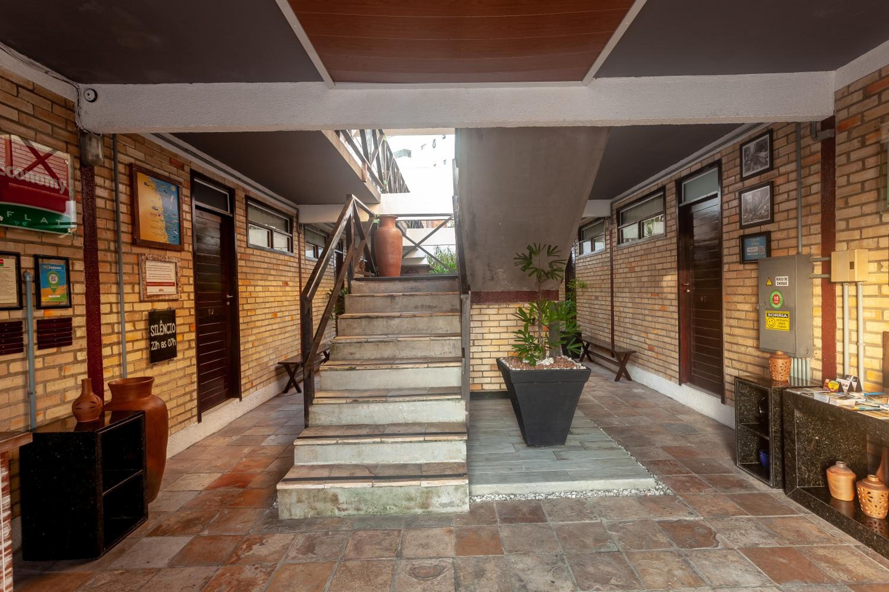 Economy Flat