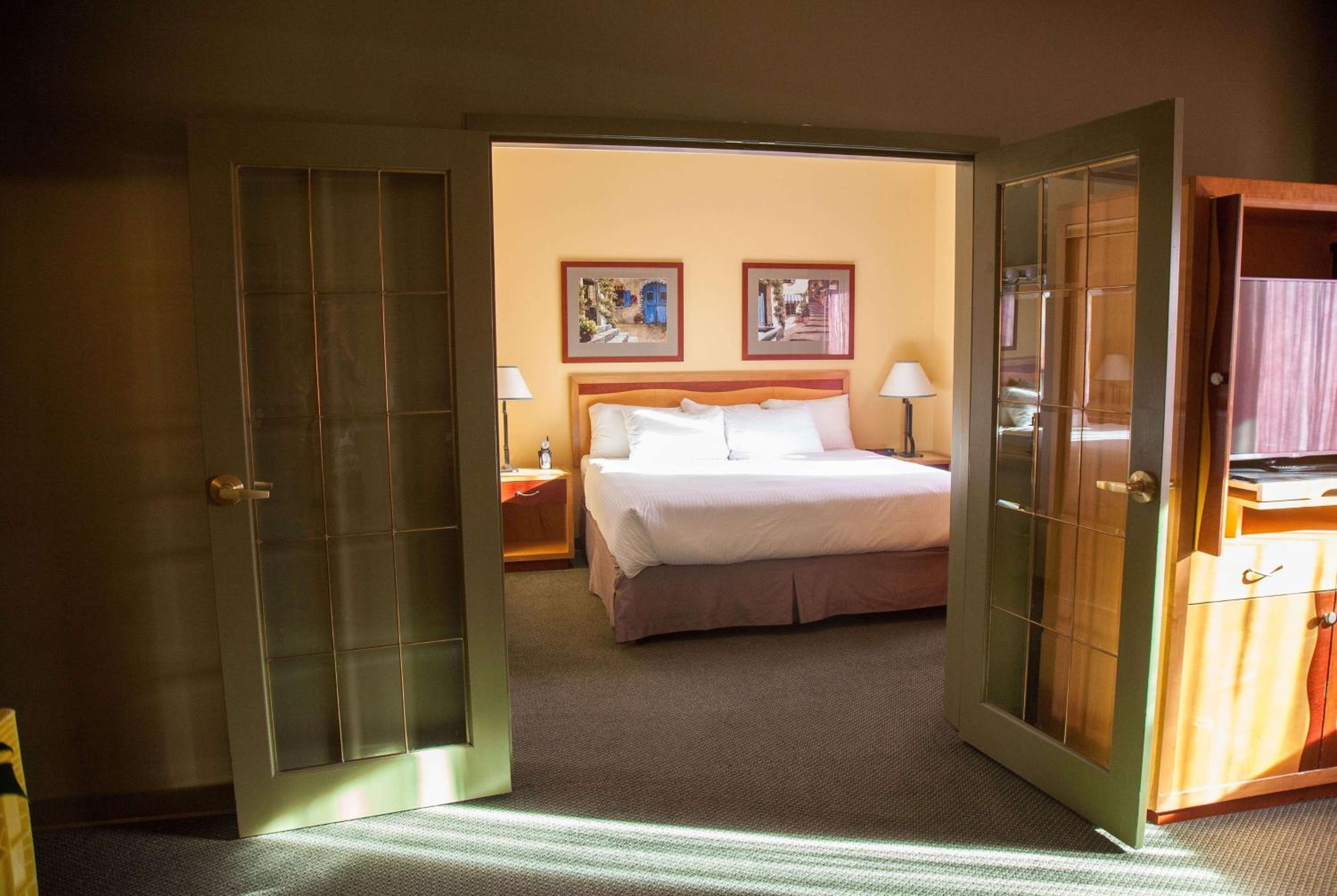 Medicine Hat Vacations - Medicine Hat Lodge, Trademark Collection by Wyndham - Property Image 3