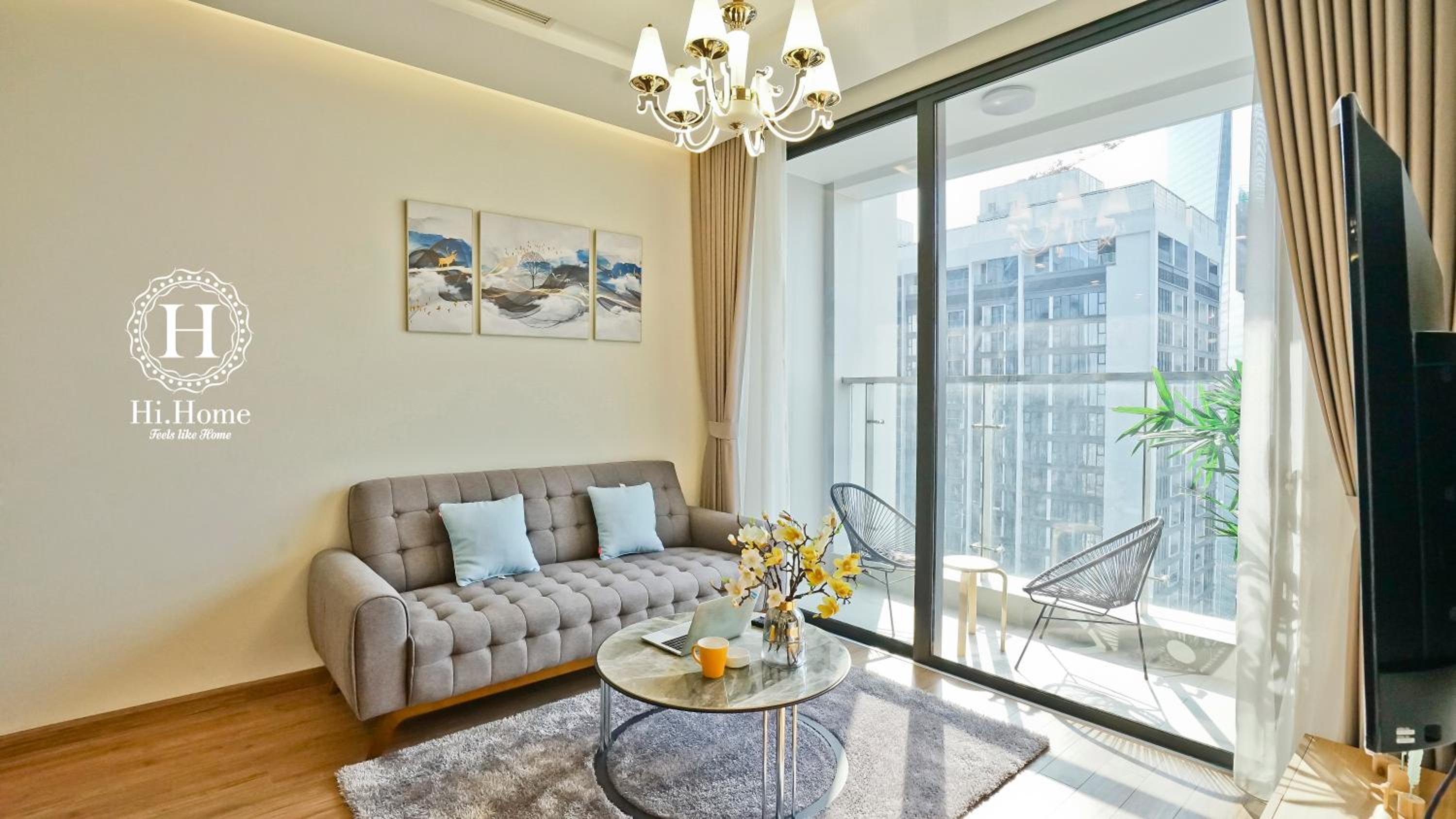 Hi-Home Suites - Vinhomes Metropolis