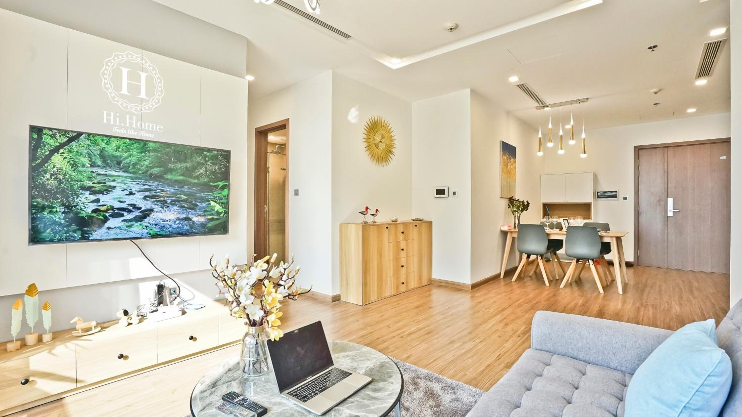 Hi-Home Suites - Vinhomes Metropolis