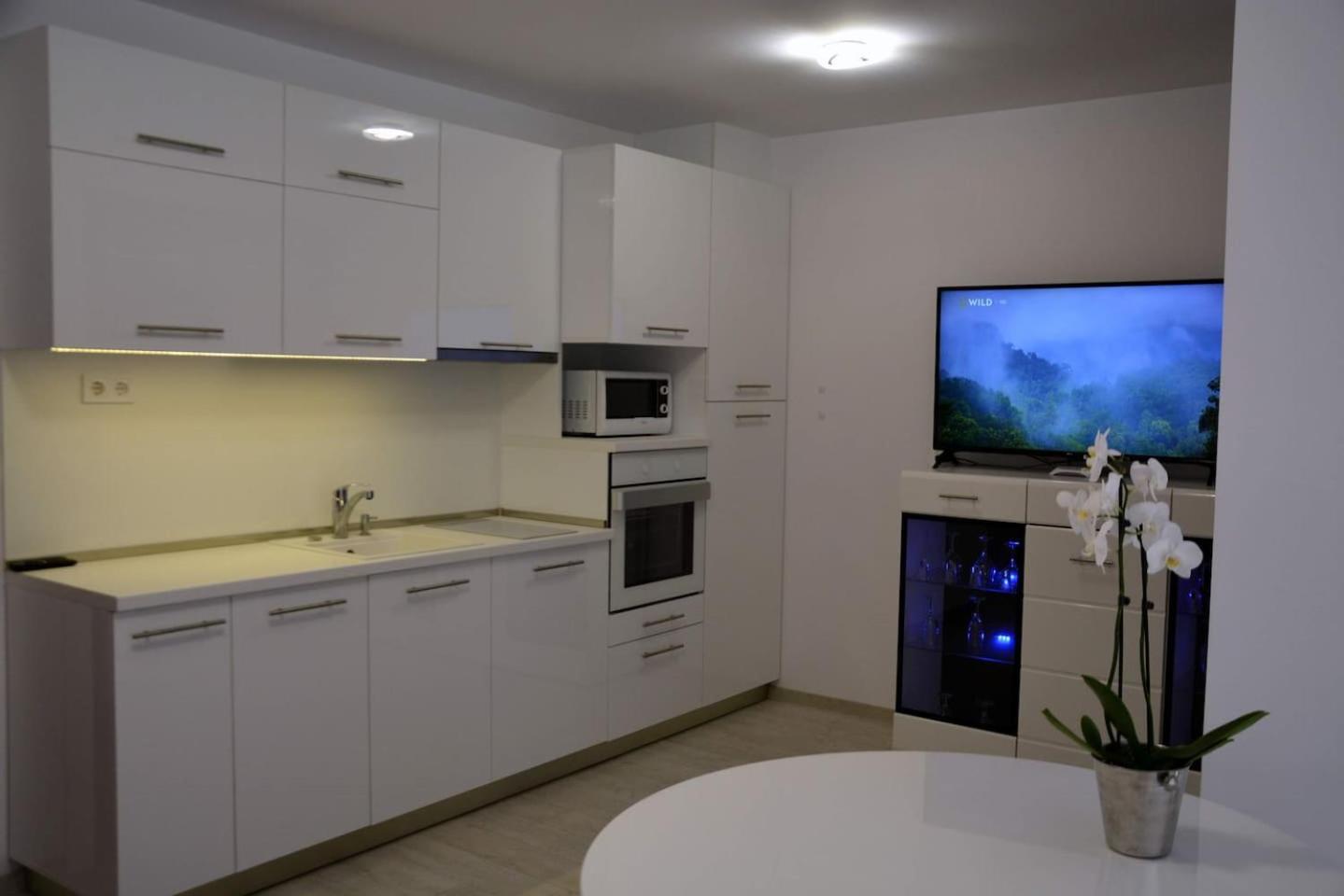 Unbeatable Location - New Lux Apartment Varna beach by Flat Mаnager
