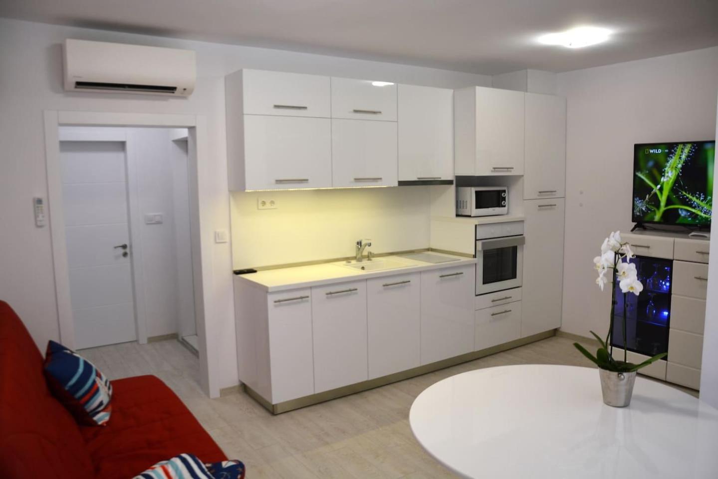 Unbeatable Location - New Lux Apartment Varna beach by Flat Mаnager