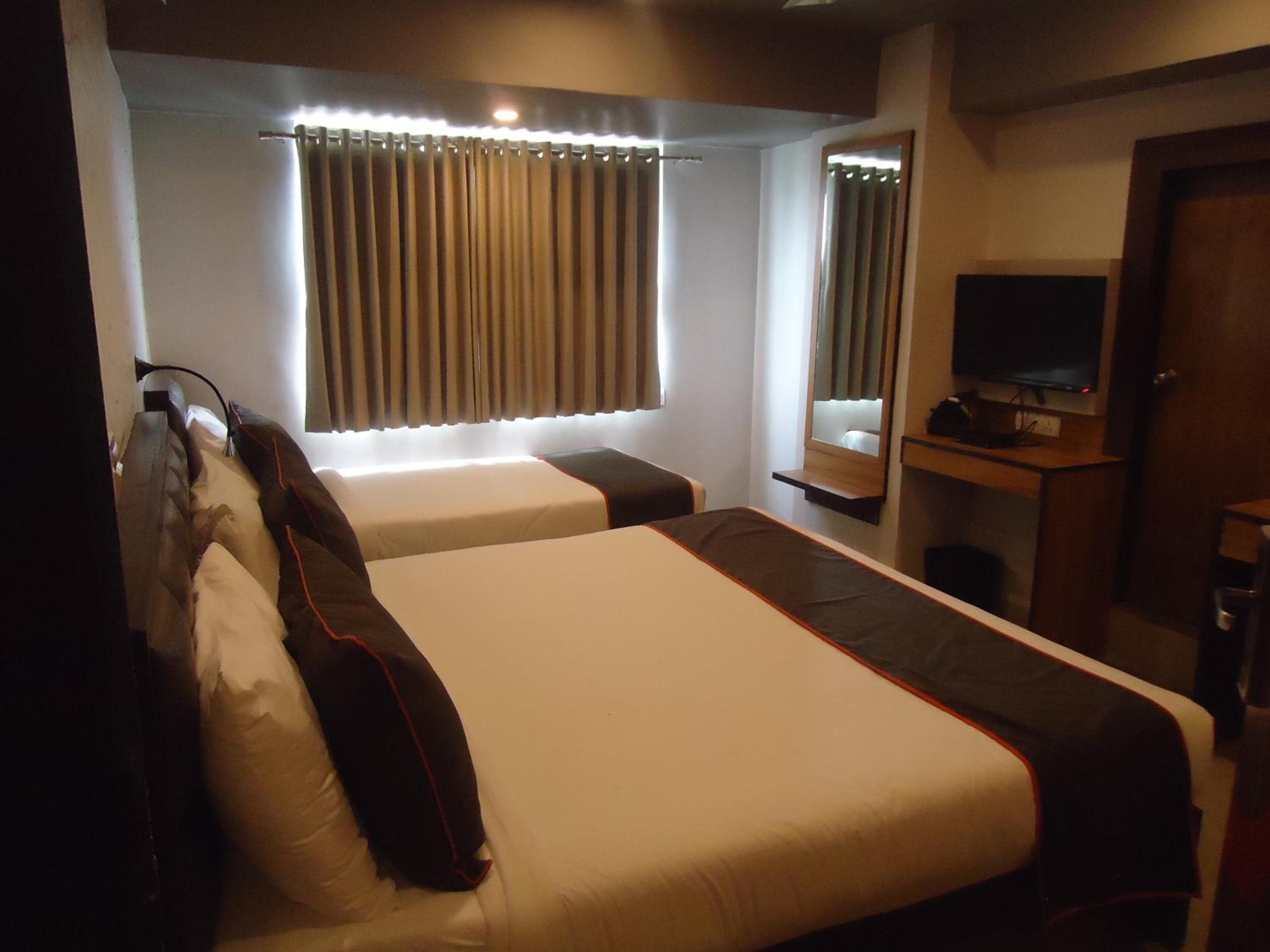 Hotel Maan Residency