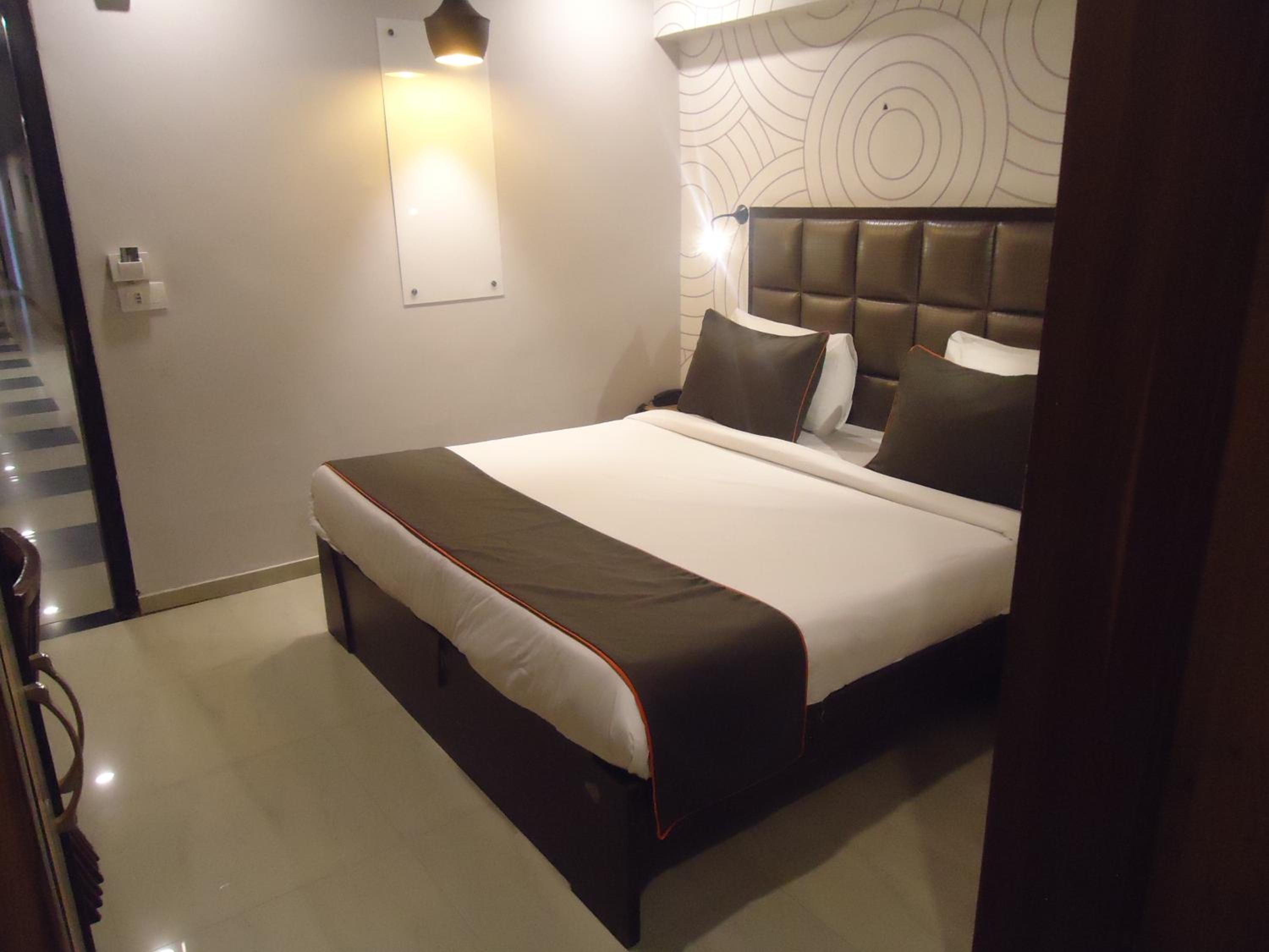 Hotel Maan Residency