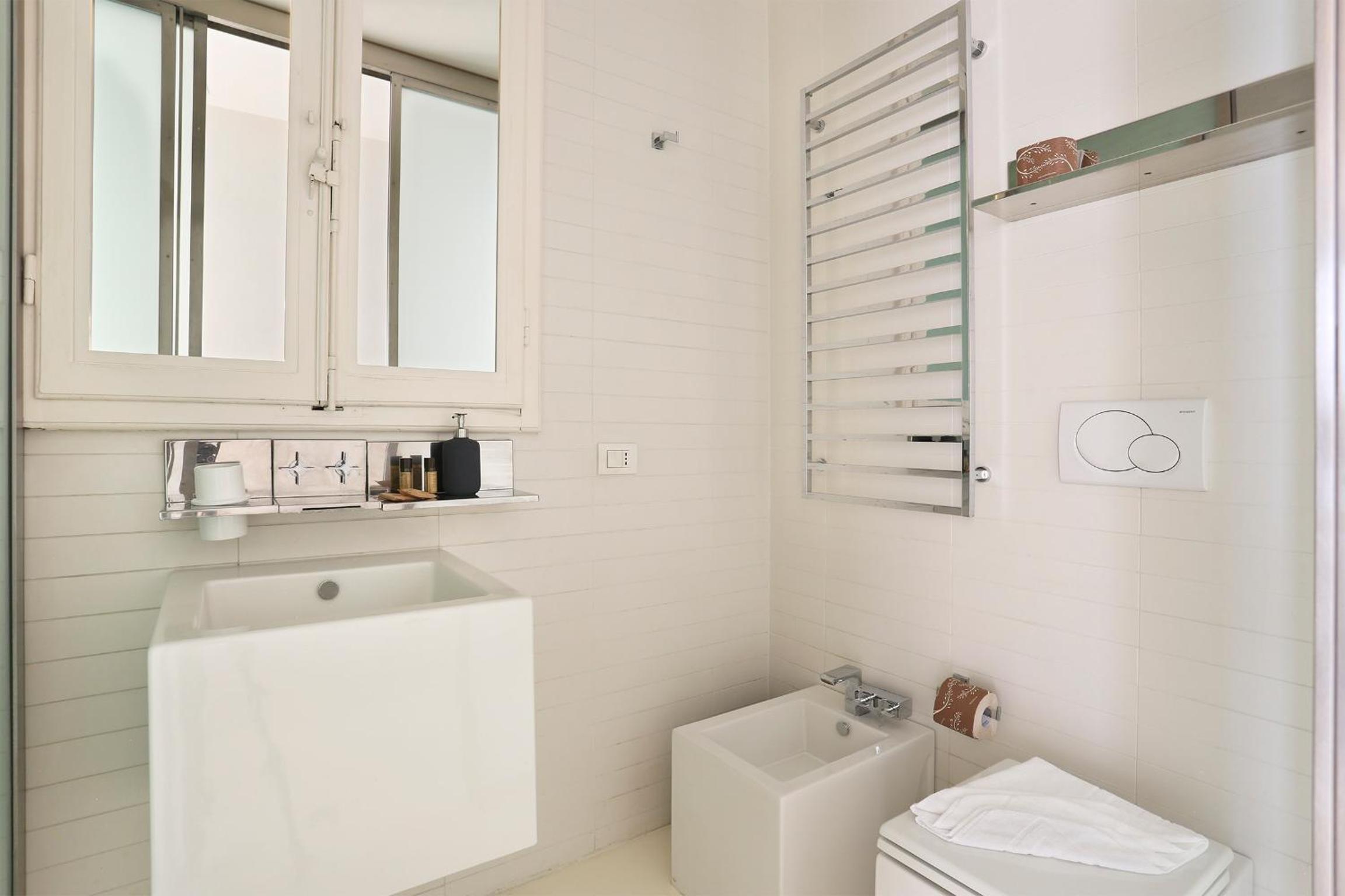 LUXURY suite with amazing Terrace in Florence-hosted by Sweetstay