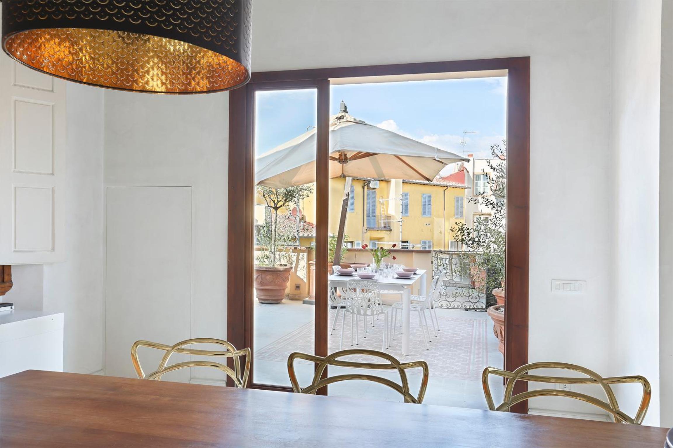 LUXURY suite with amazing Terrace in Florence-hosted by Sweetstay