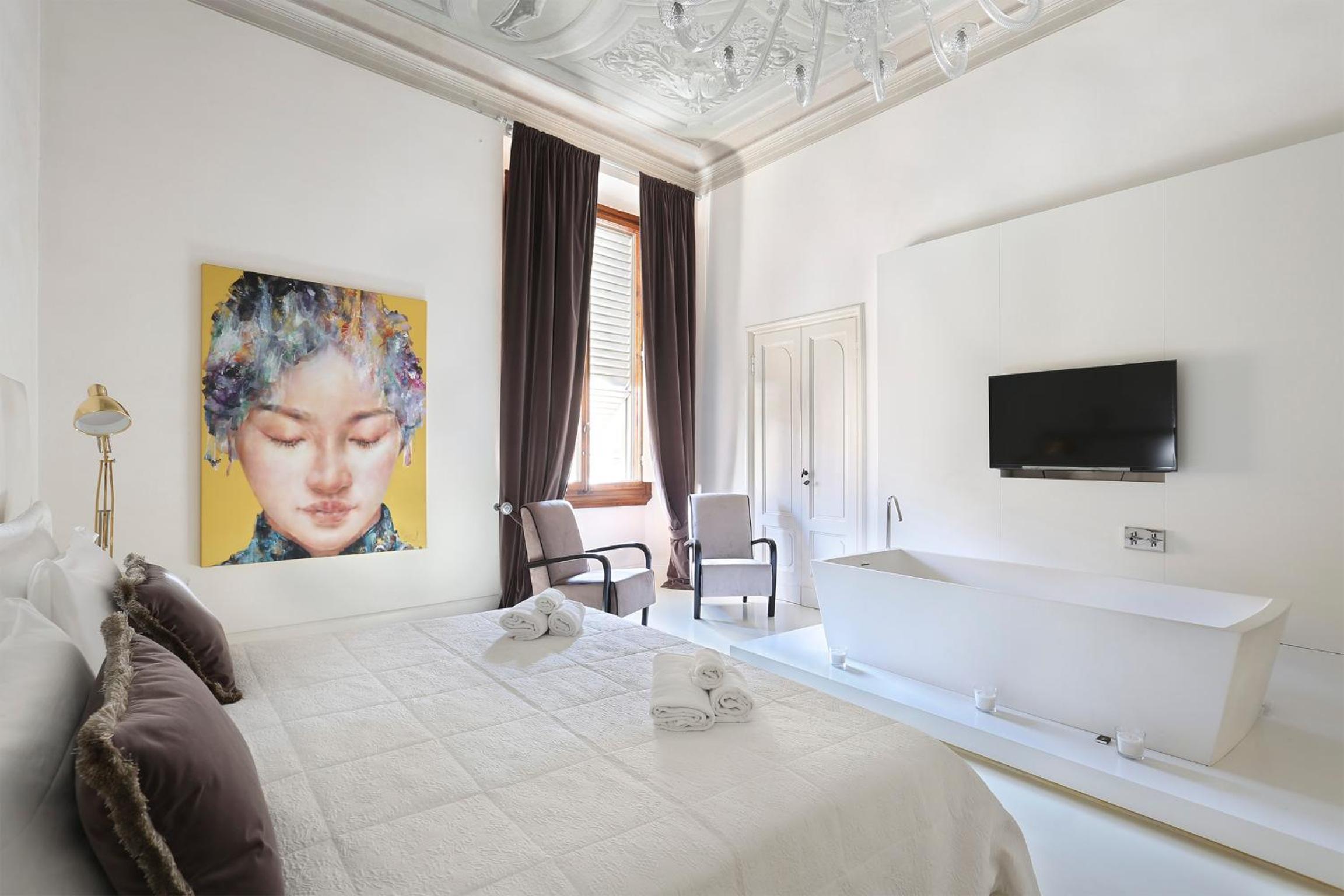 LUXURY suite with amazing Terrace in Florence-hosted by Sweetstay